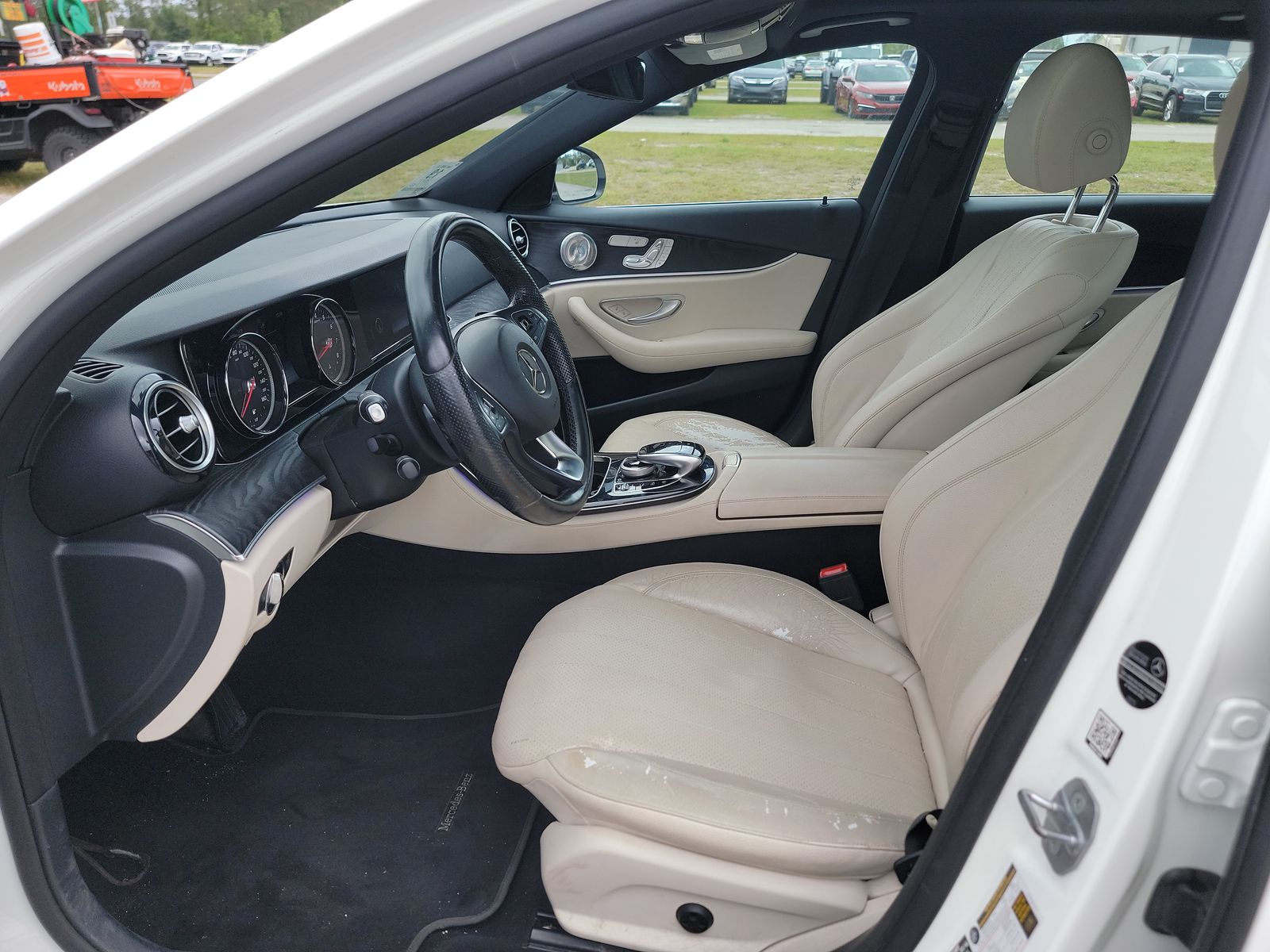 MERCEDES-BENZ E-CLASS - 8