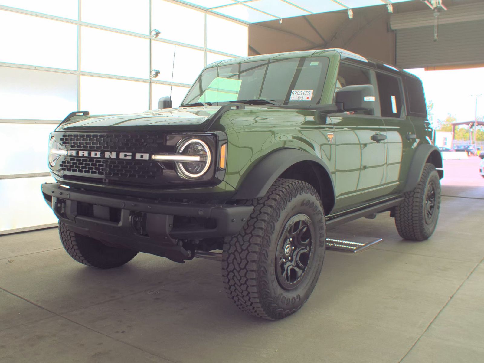 FORD BRONCO - 1