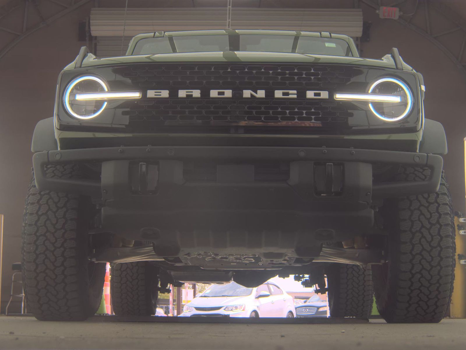 FORD BRONCO - 4