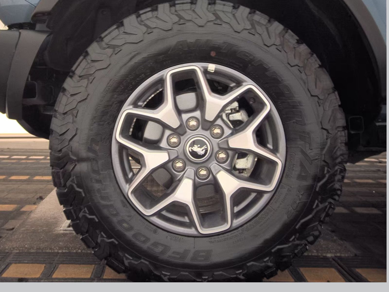 FORD BRONCO - 10
