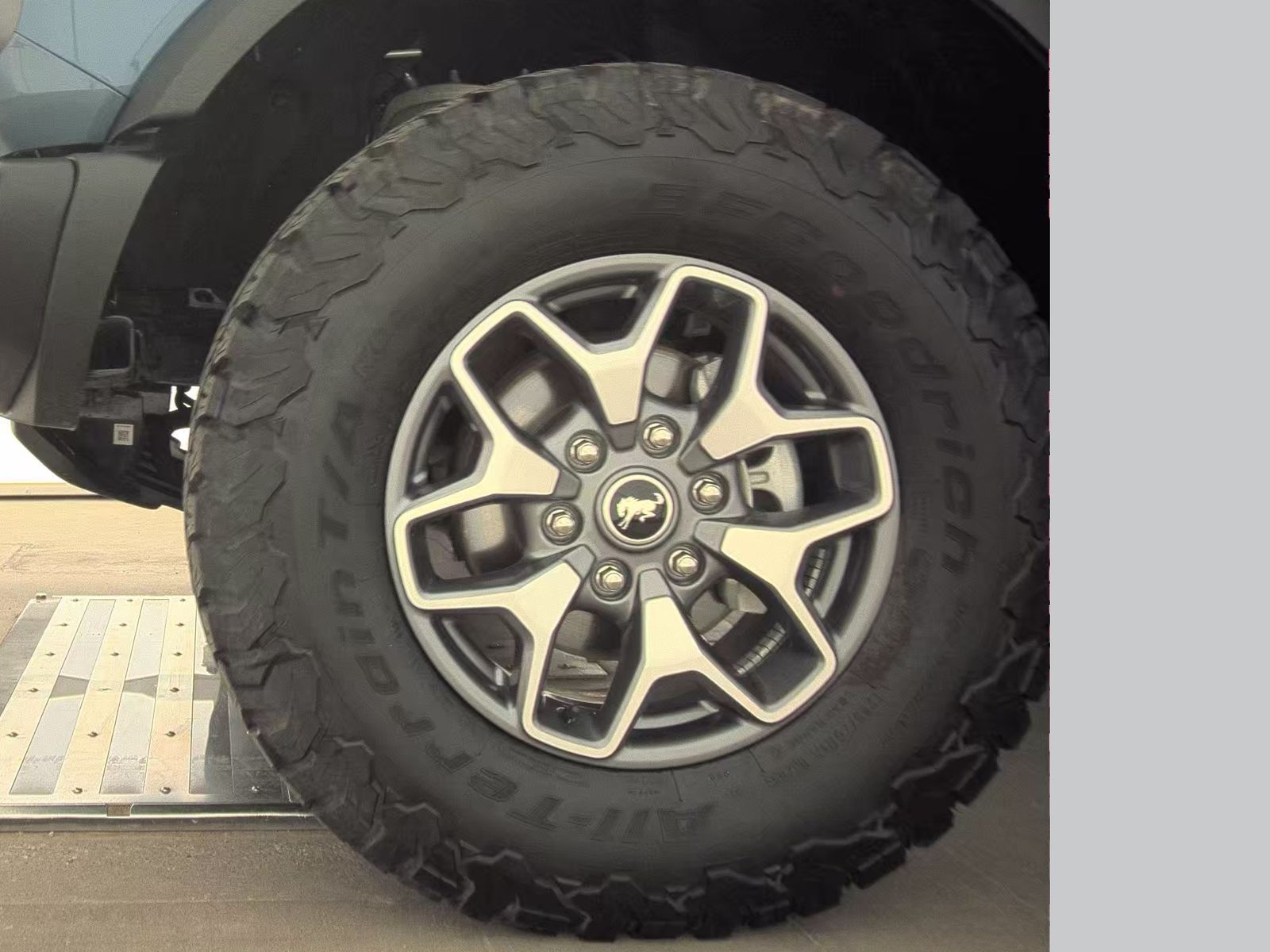 FORD BRONCO - 10