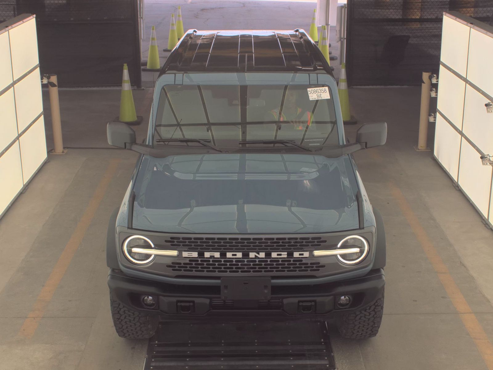 FORD BRONCO - 3