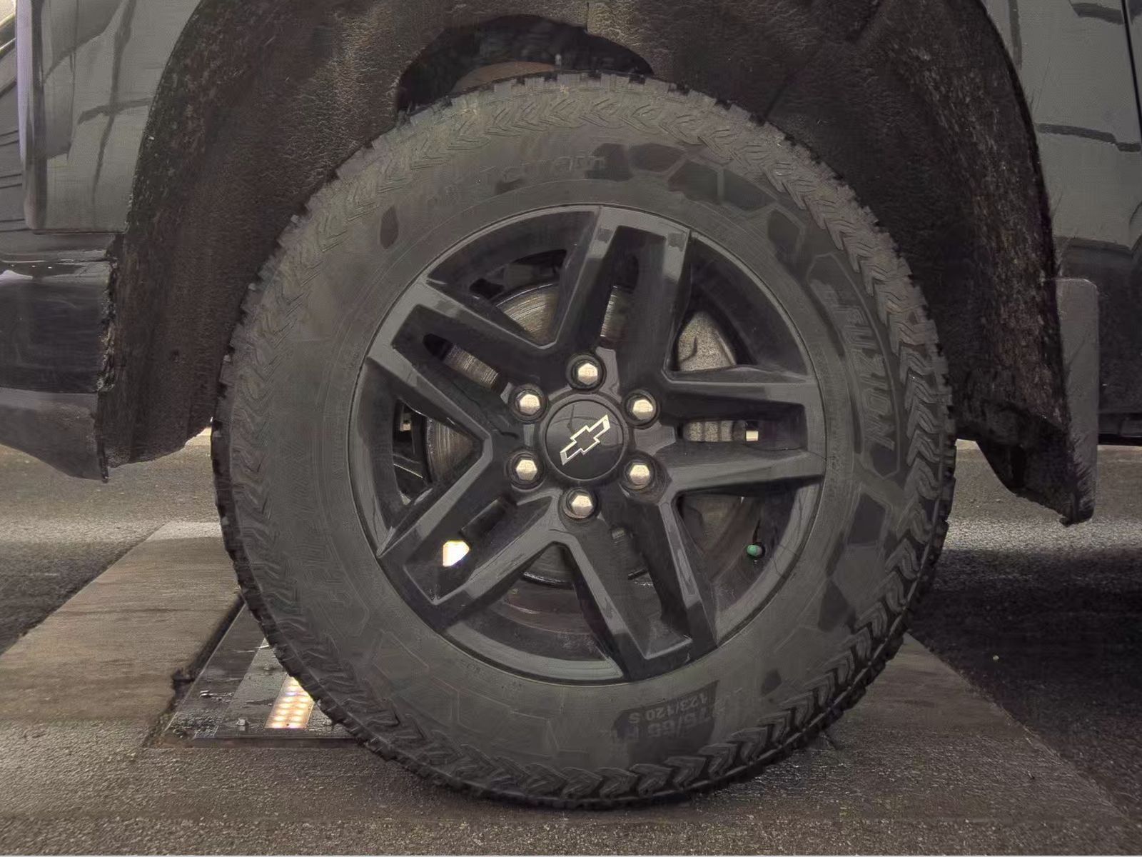 CHEVROLET SILVERADO - 10