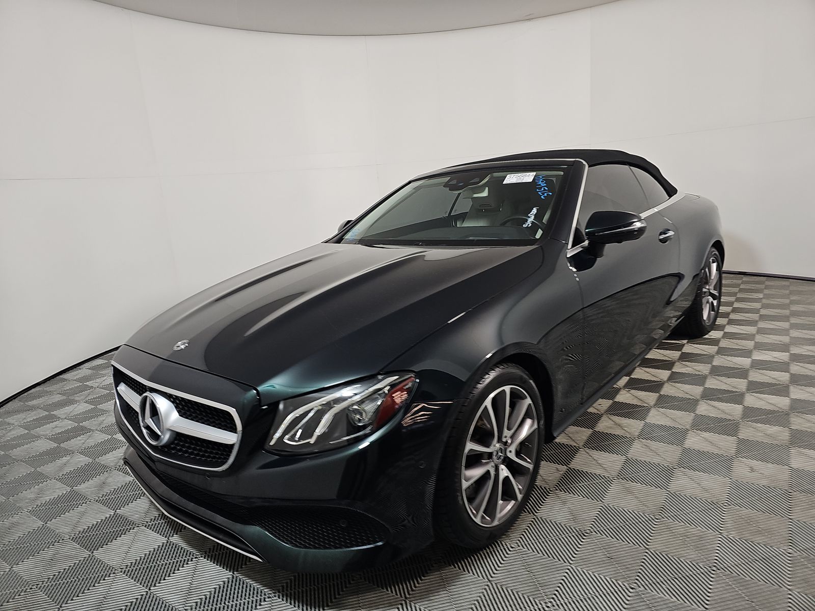 MERCEDES-BENZ E-CLASS - 1