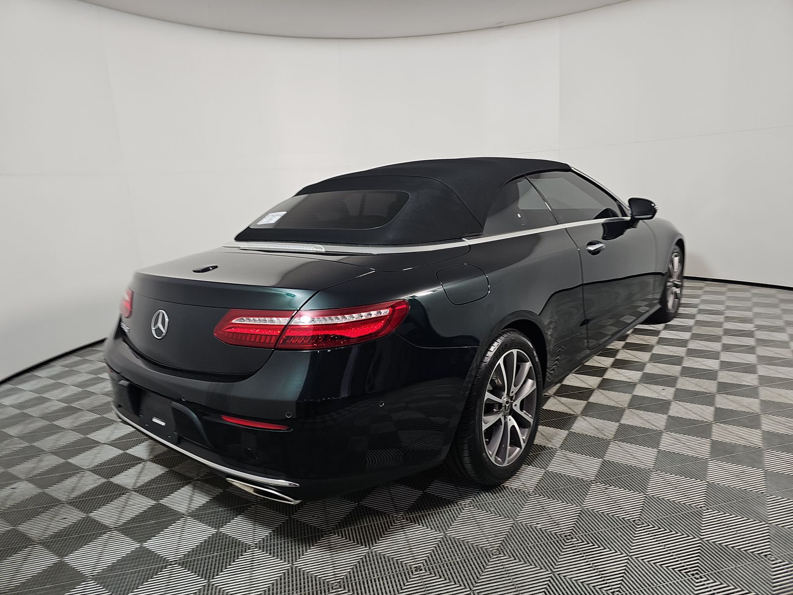 MERCEDES-BENZ E-CLASS - 5