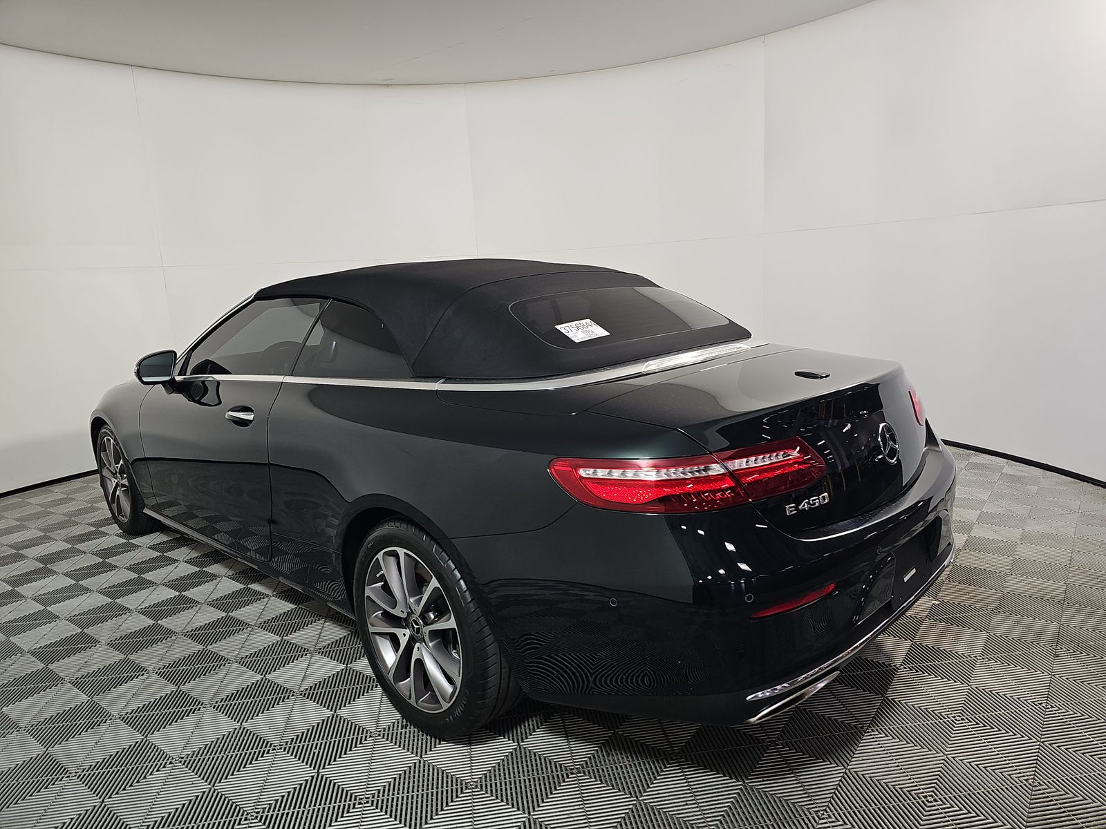 MERCEDES-BENZ E-CLASS - 7