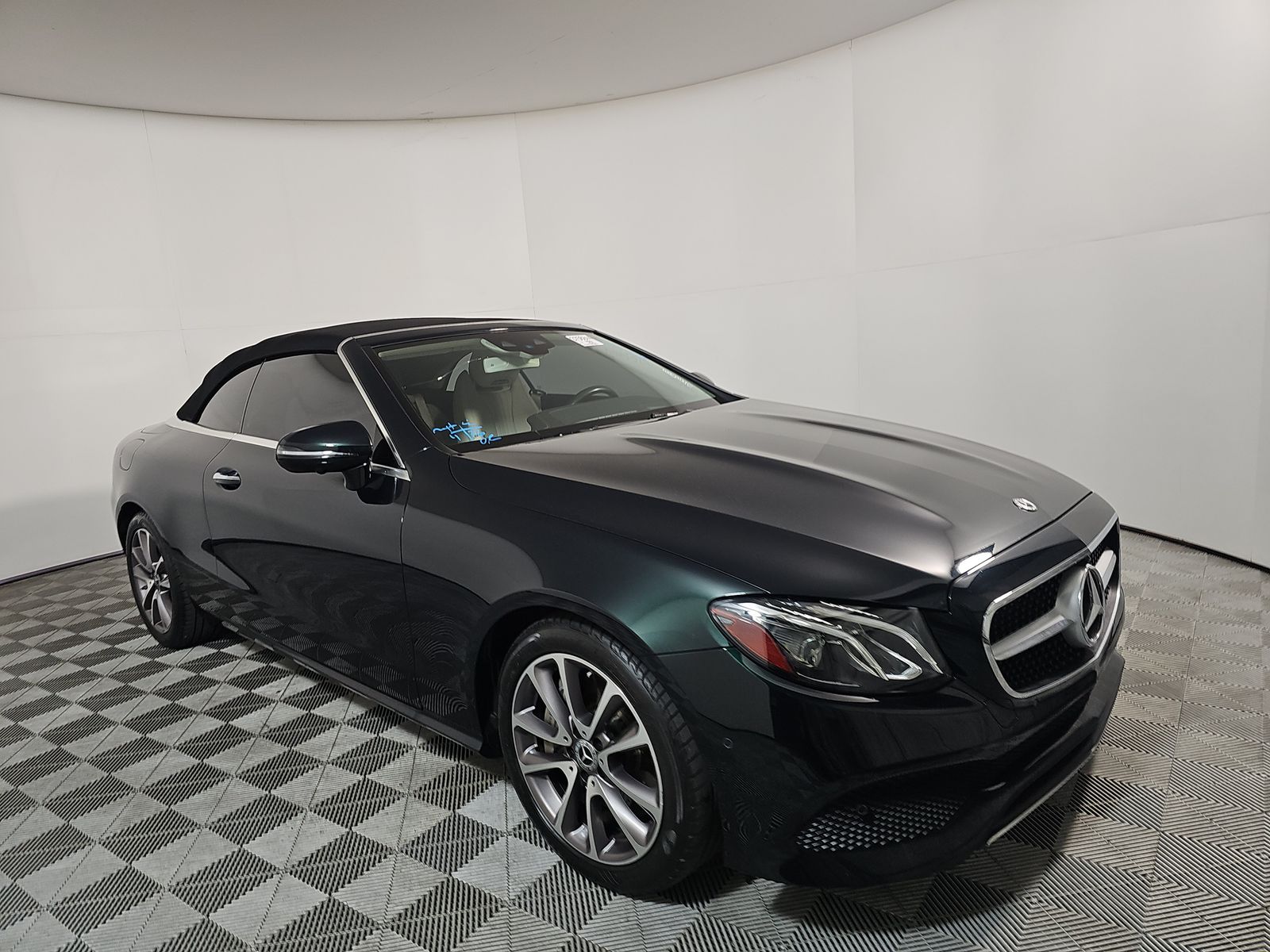 MERCEDES-BENZ E-CLASS - 4