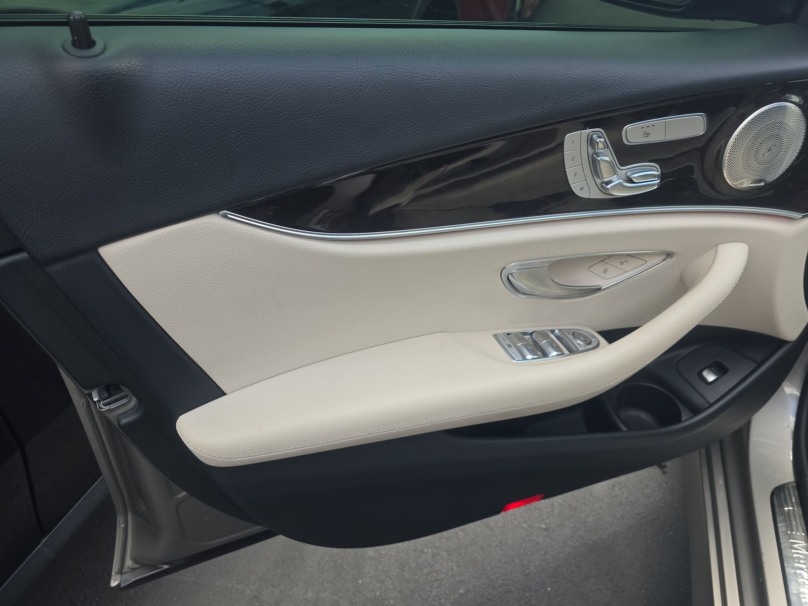 MERCEDES-BENZ E-CLASS - 10