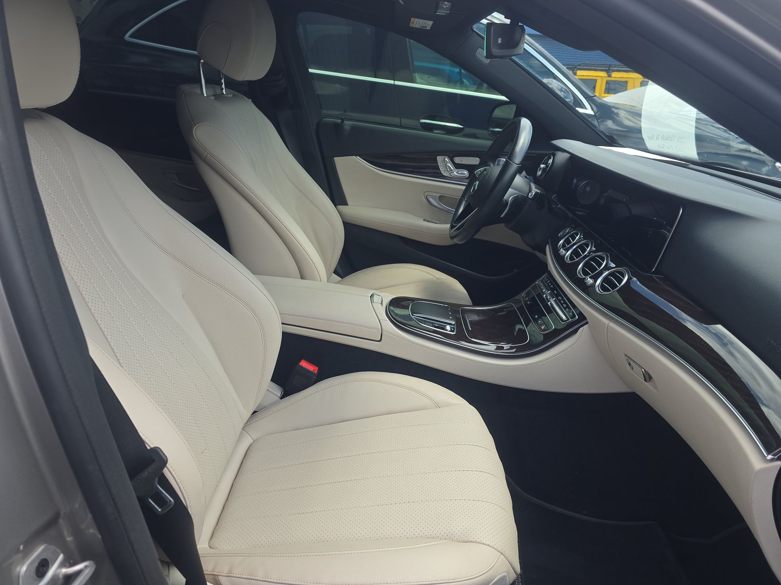 MERCEDES-BENZ E-CLASS - 9