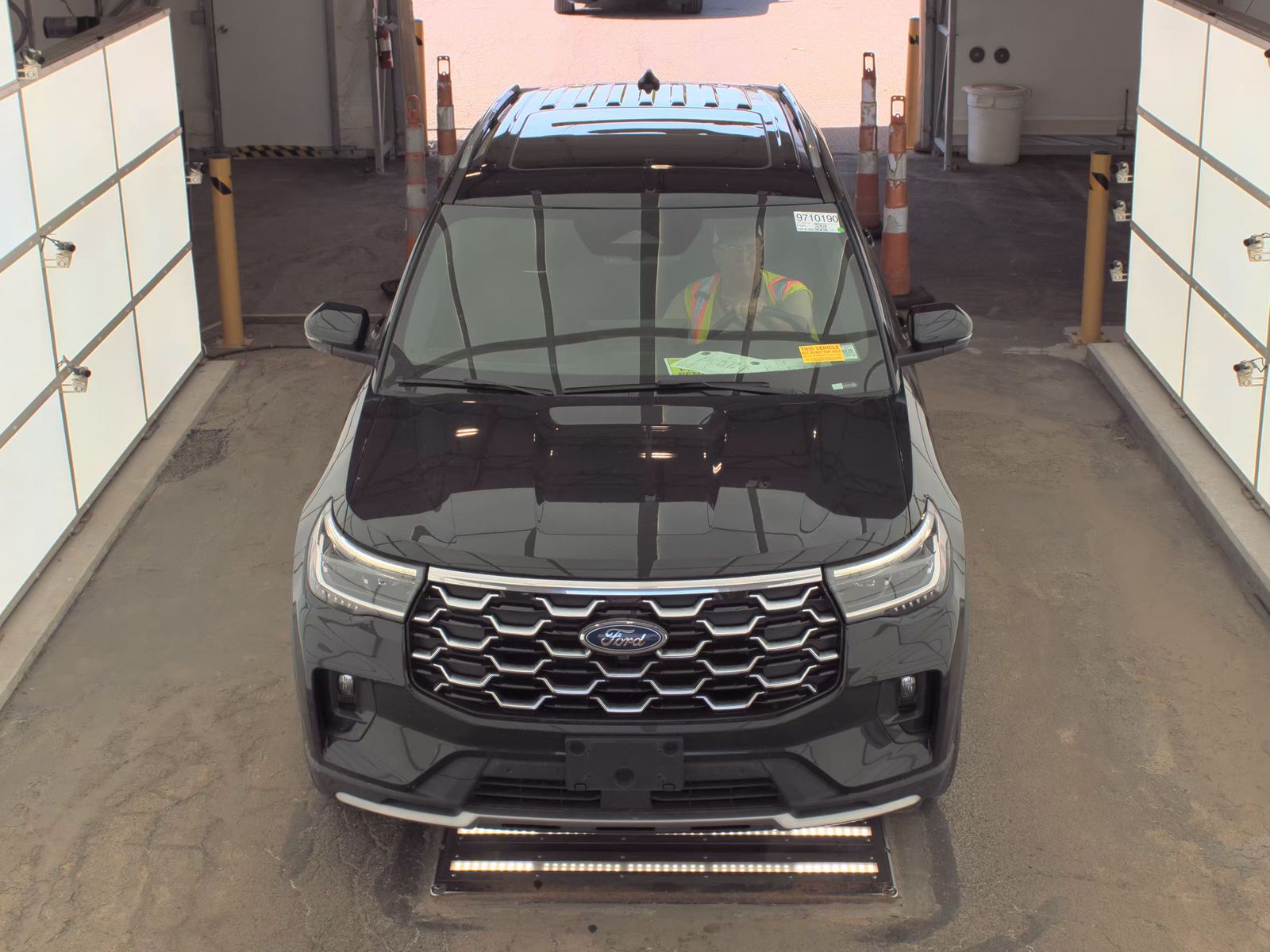 FORD EXPLORER - 3