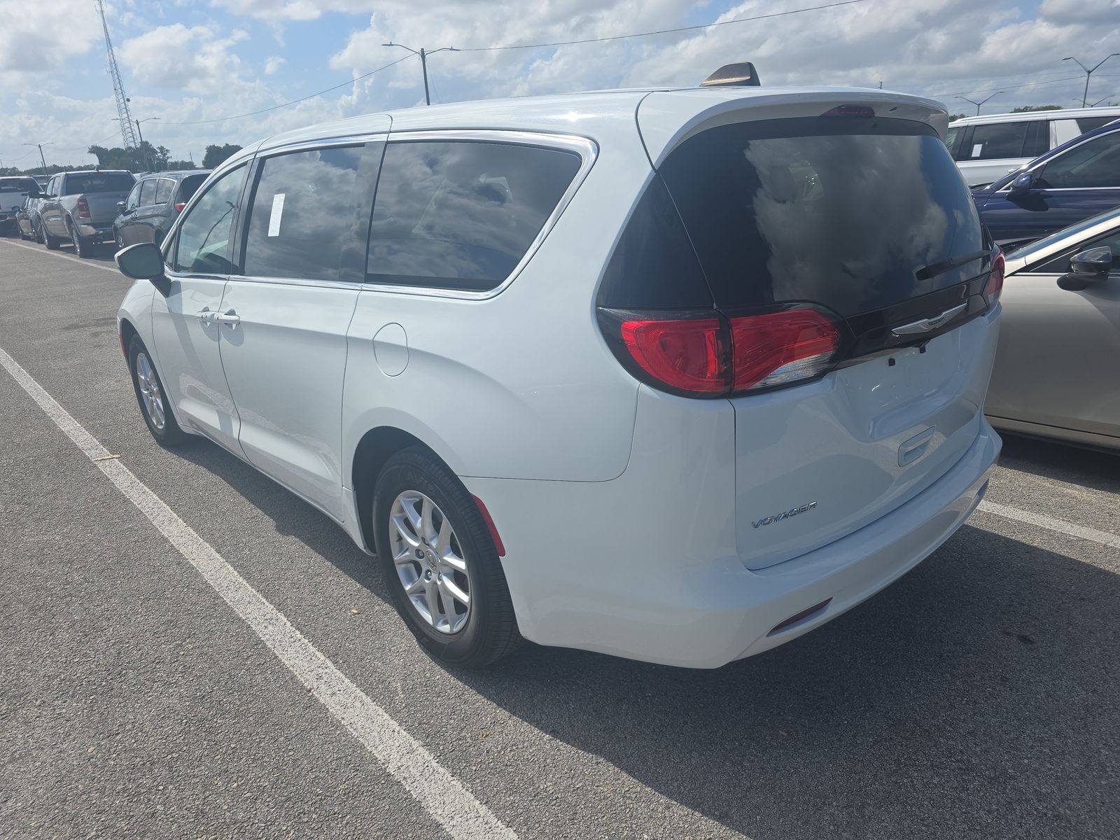 CHRYSLER VOYAGER - 7