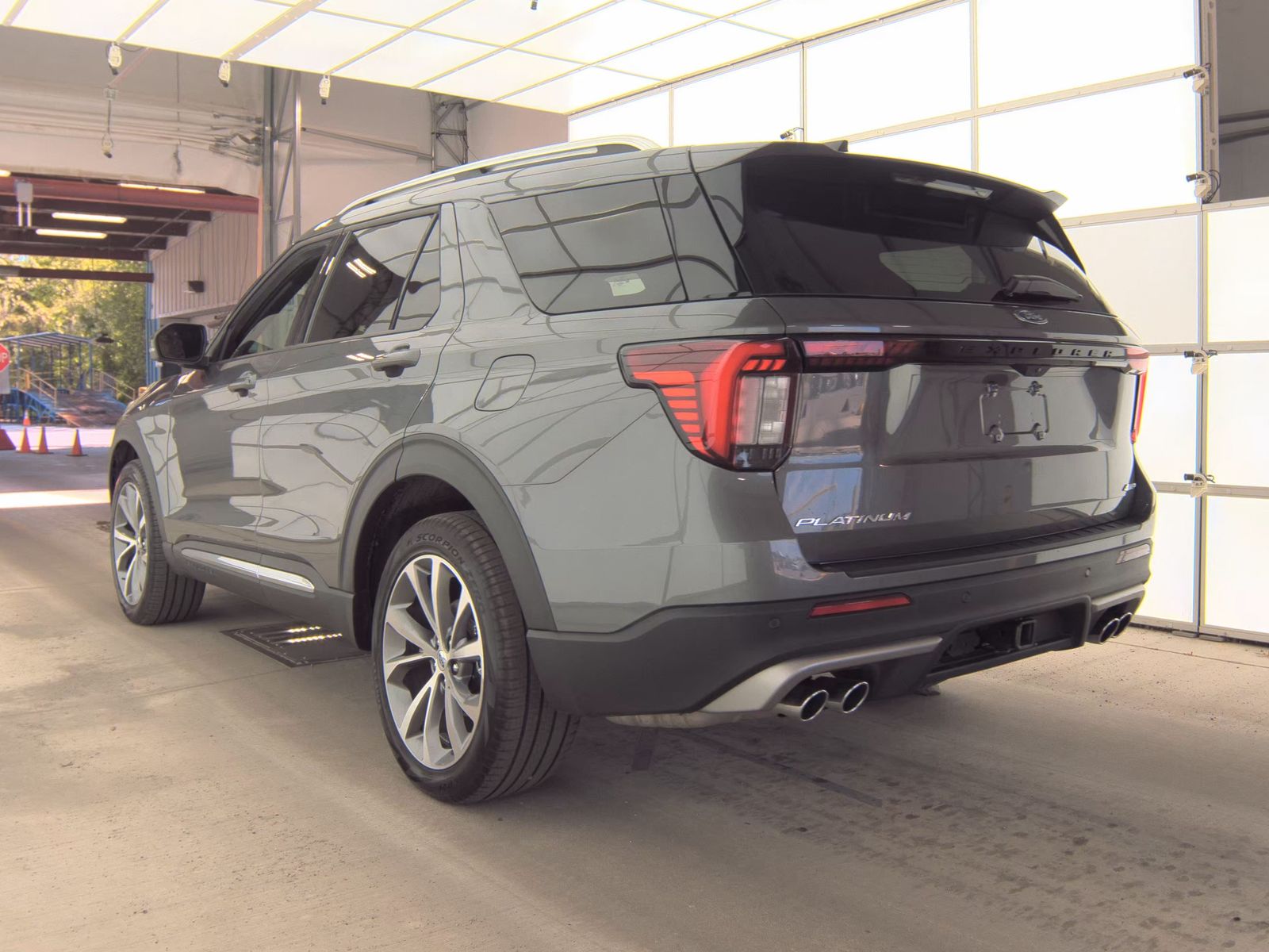 FORD EXPLORER - 9