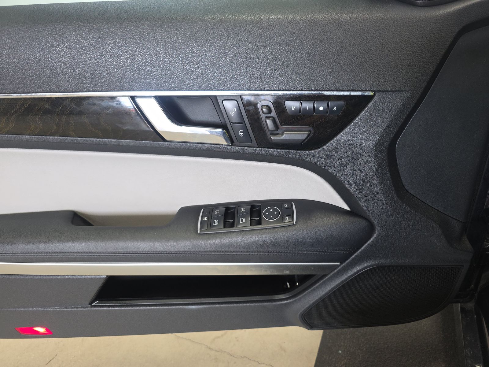 MERCEDES-BENZ E-CLASS - 10