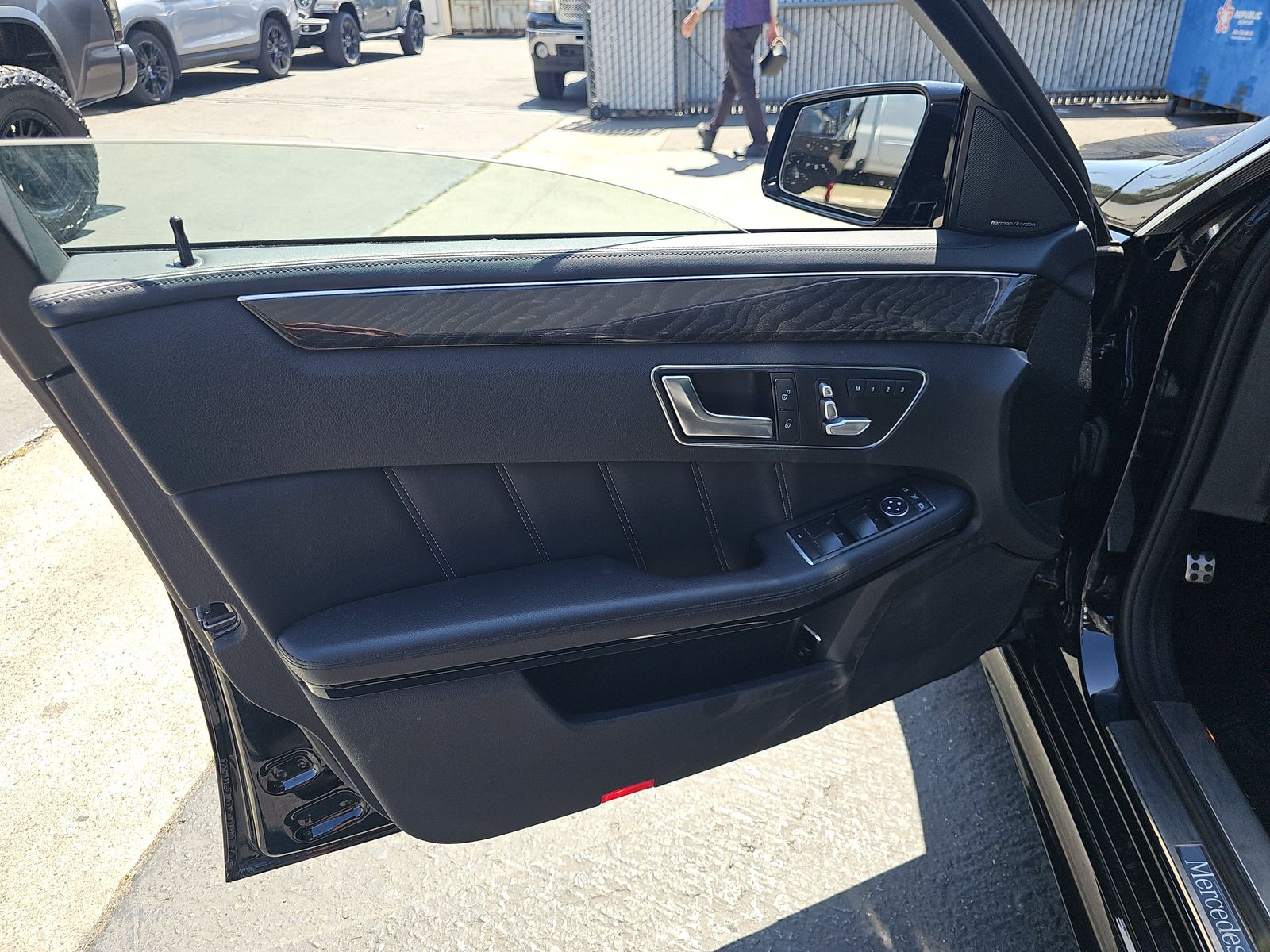 MERCEDES-BENZ E-CLASS - 10