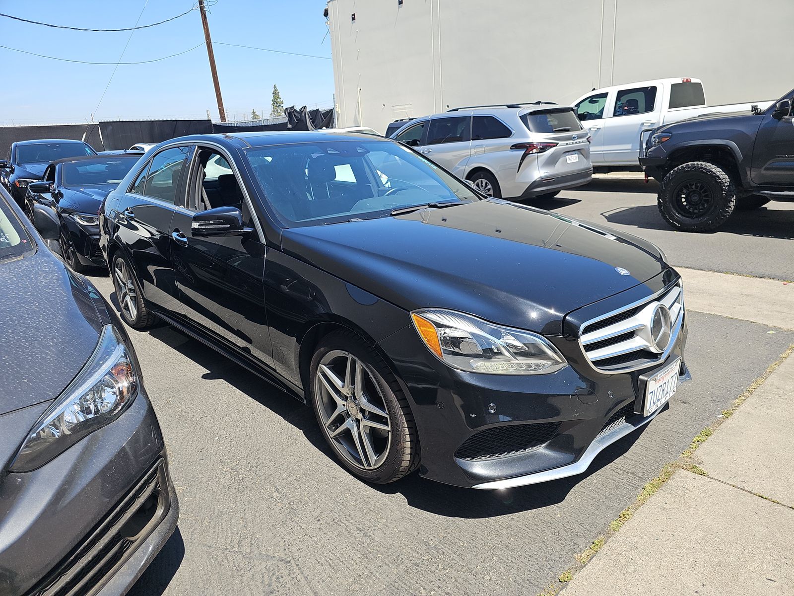 MERCEDES-BENZ E-CLASS - 4