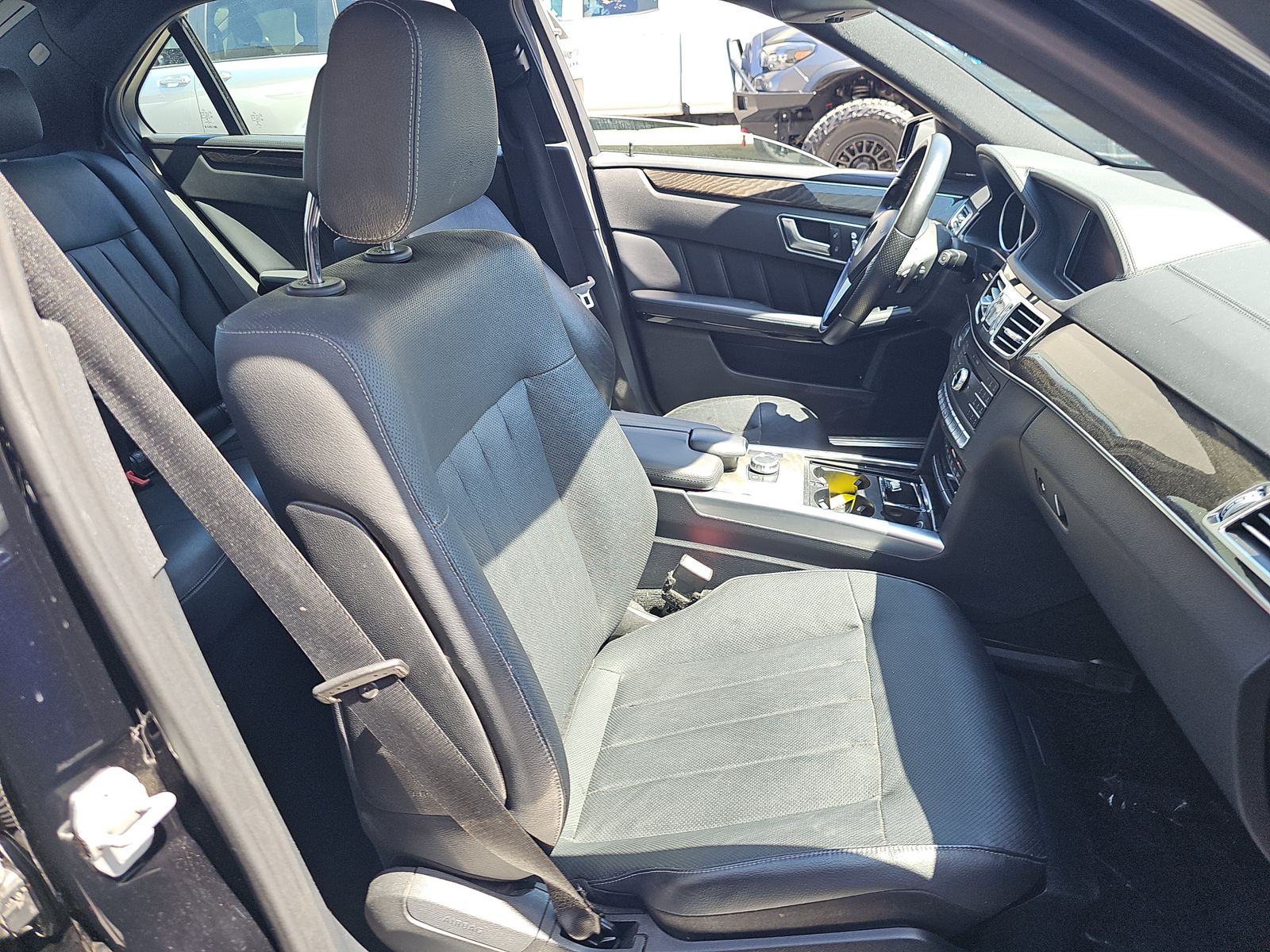 MERCEDES-BENZ E-CLASS - 9