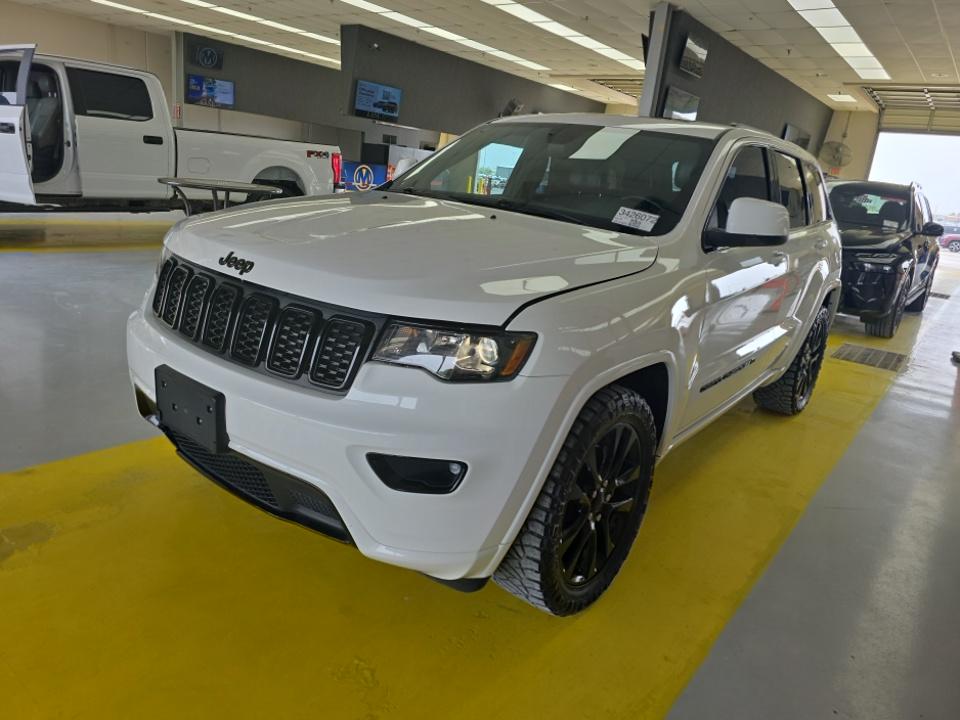 JEEP GRAND CHEROKEE - 1