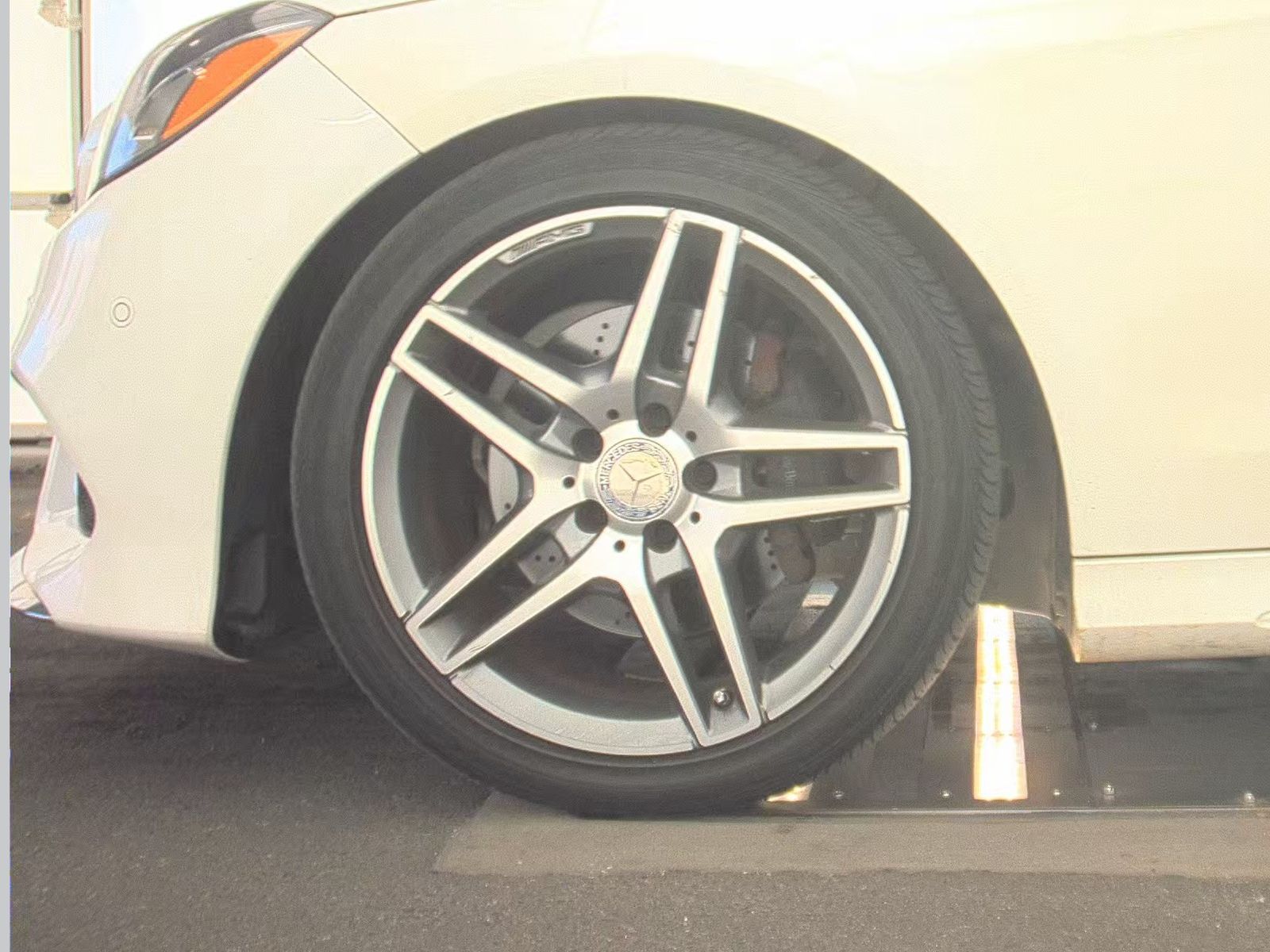 MERCEDES-BENZ E-CLASS - 10