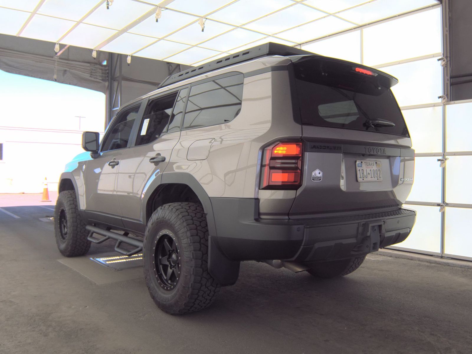 TOYOTA LAND CRUISER - 9