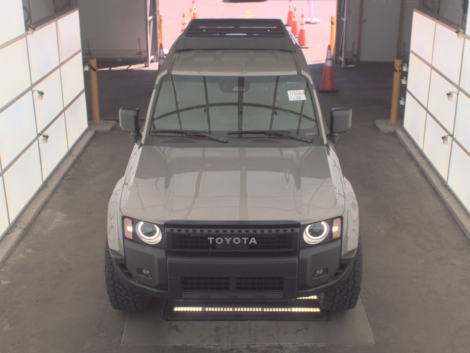 TOYOTA LAND CRUISER - 3