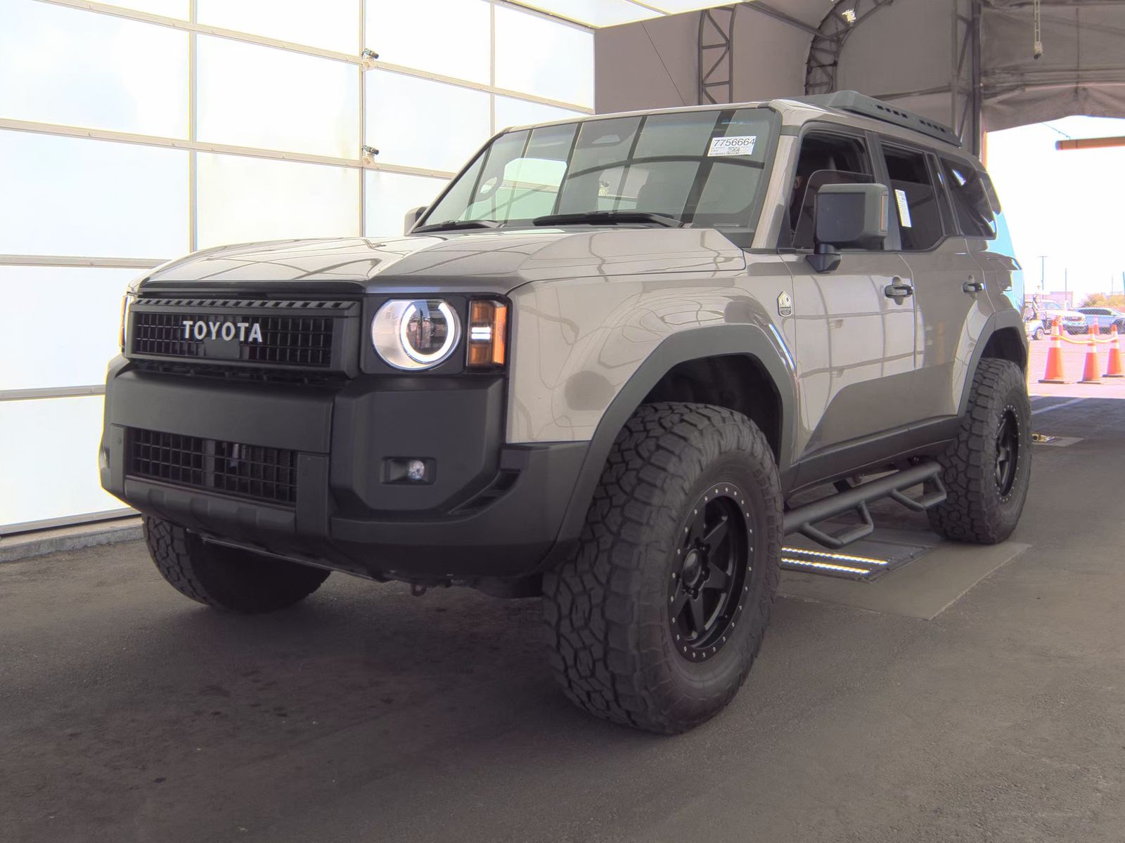 TOYOTA LAND CRUISER - 1