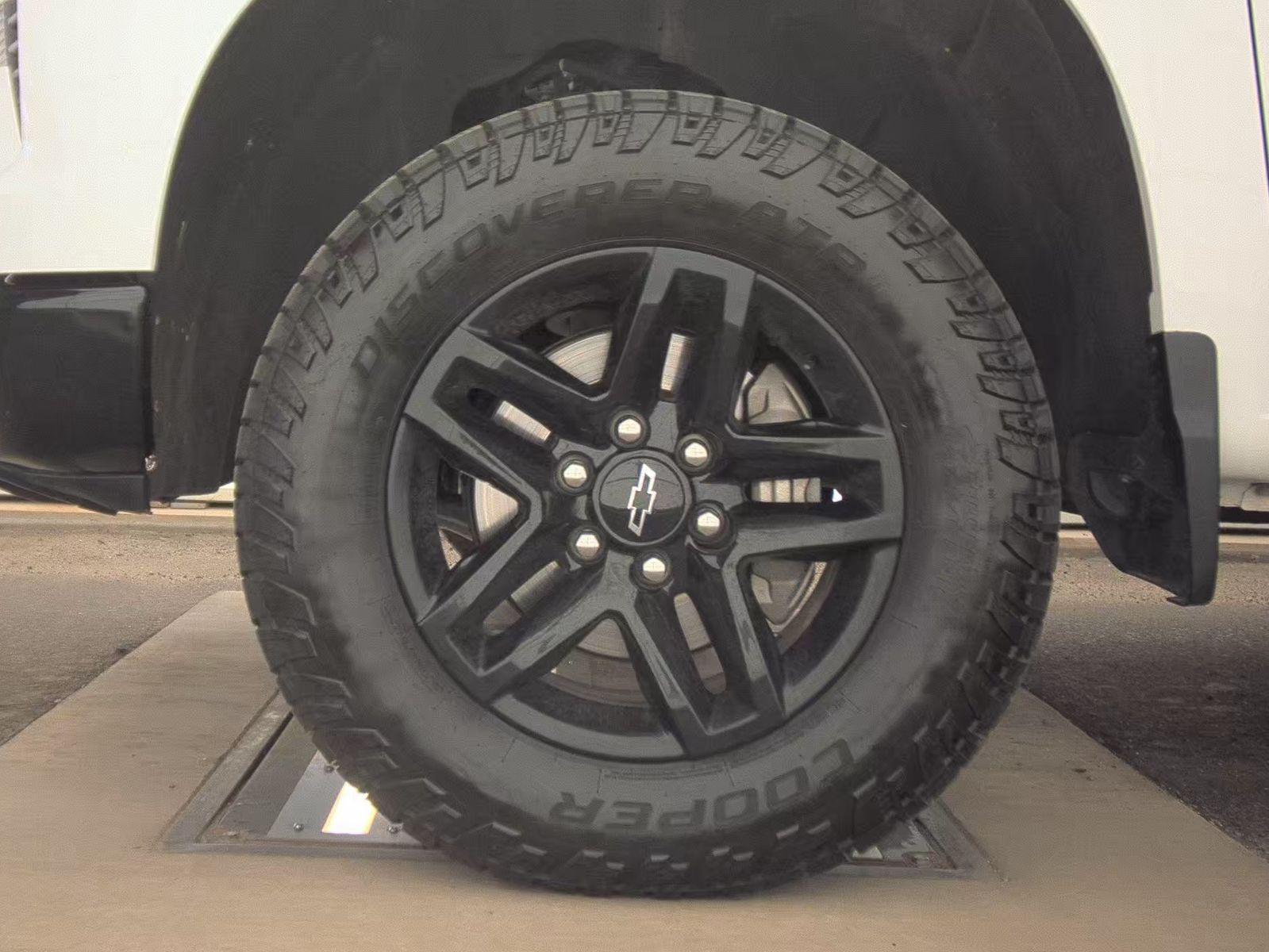 CHEVROLET SILVERADO - 10