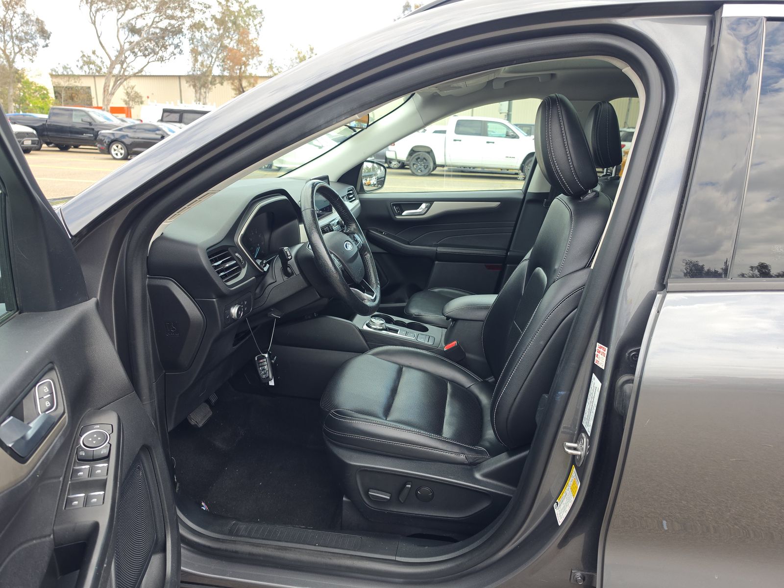 FORD ESCAPE - 8