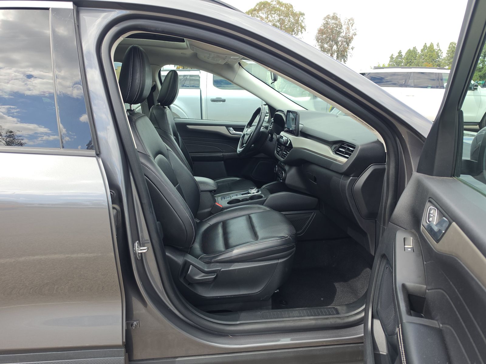FORD ESCAPE - 9