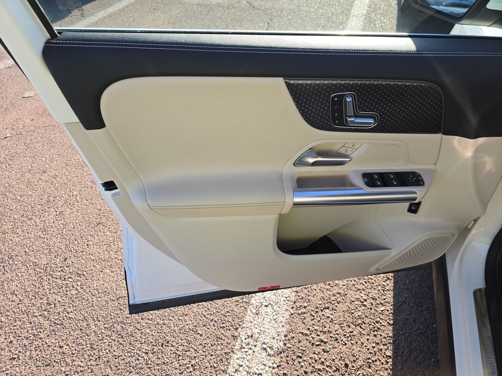 MERCEDES-BENZ GLA-CLASS - 10