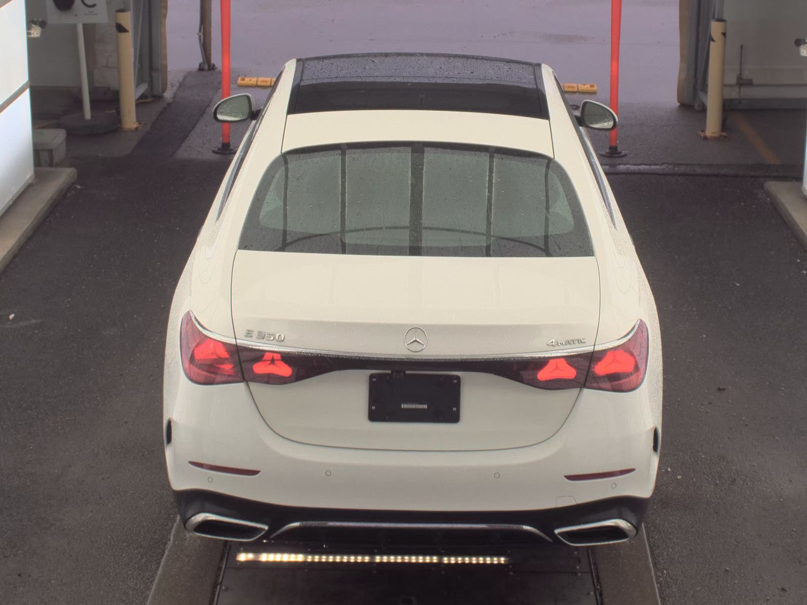 MERCEDES-BENZ E-CLASS - 6