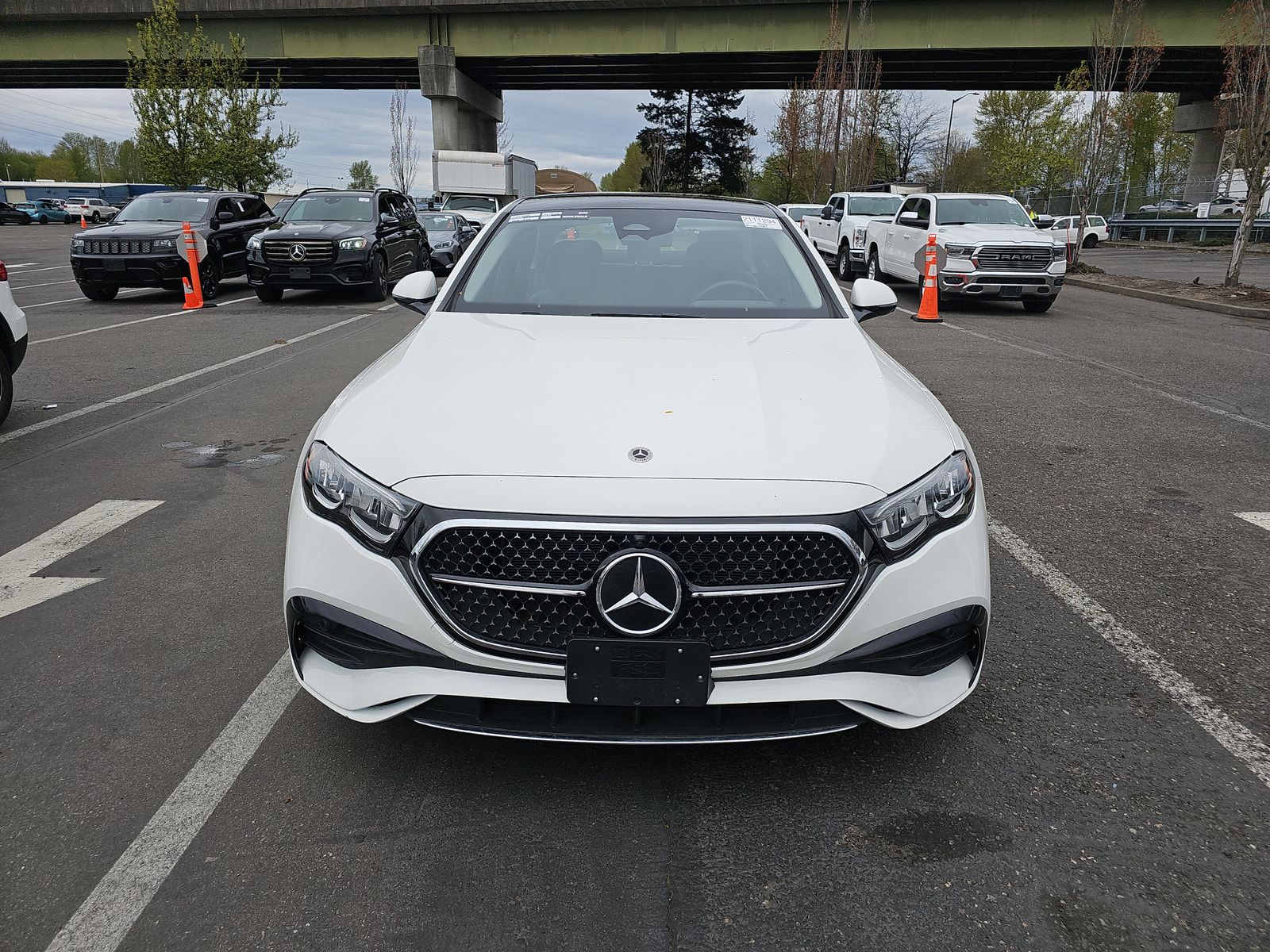 MERCEDES-BENZ E-CLASS - 3