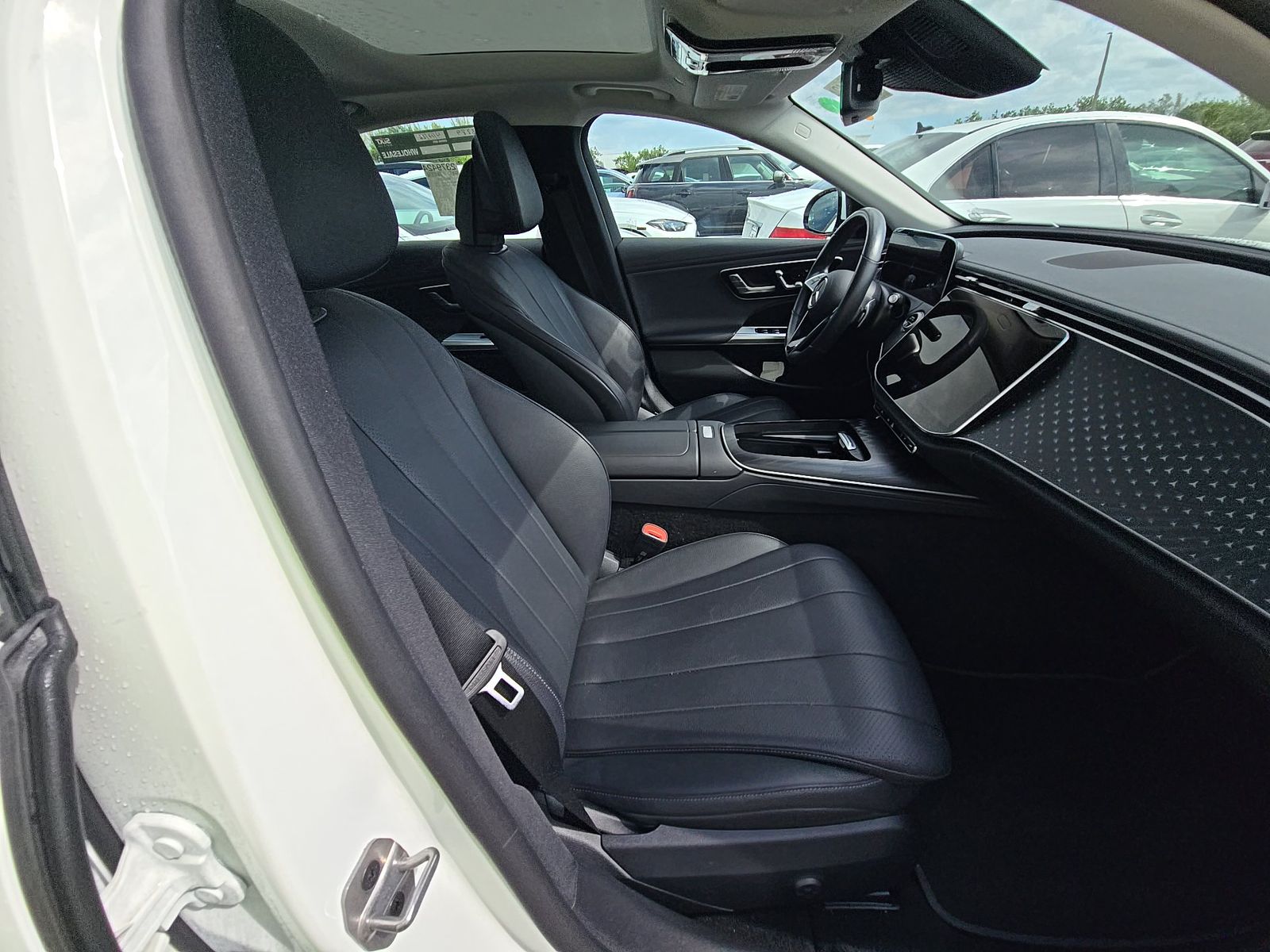 MERCEDES-BENZ E-CLASS - 9