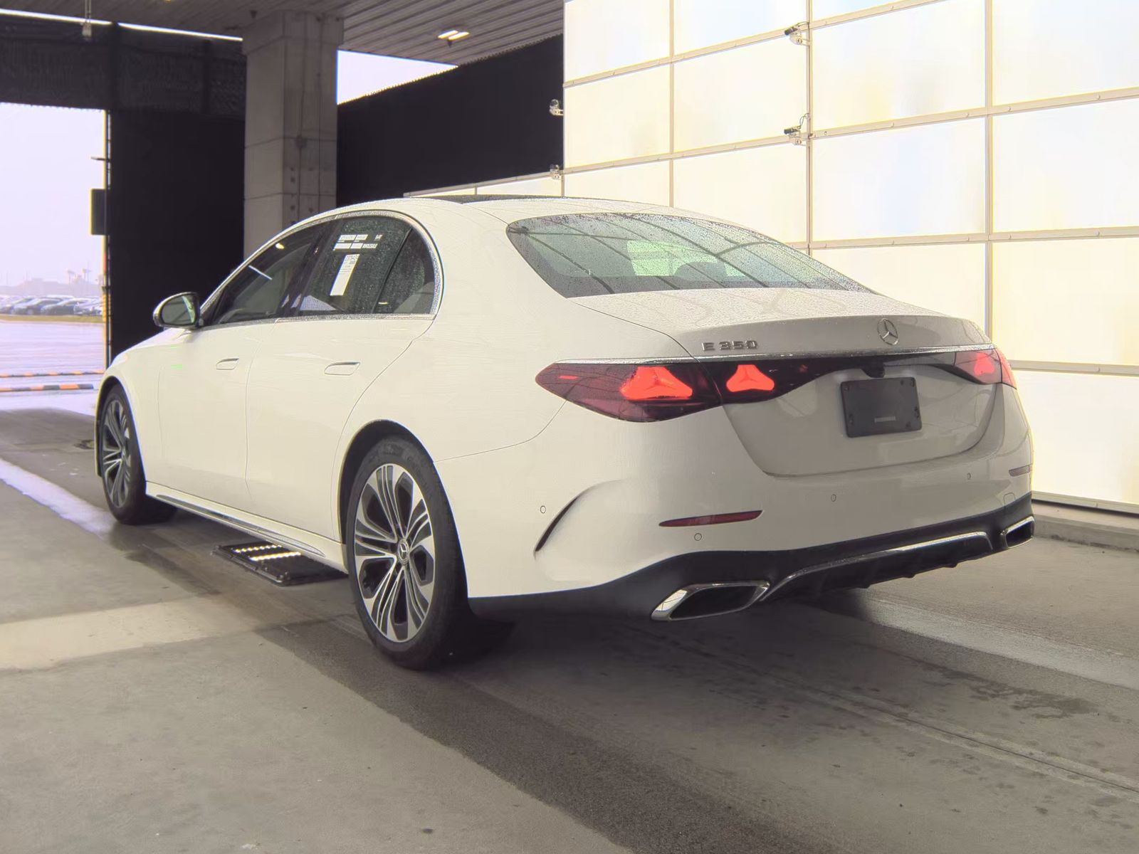 MERCEDES-BENZ E-CLASS - 7