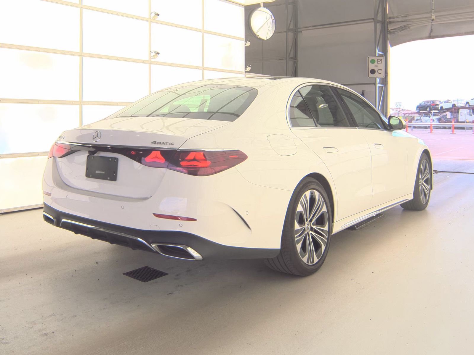 MERCEDES-BENZ E-CLASS - 5