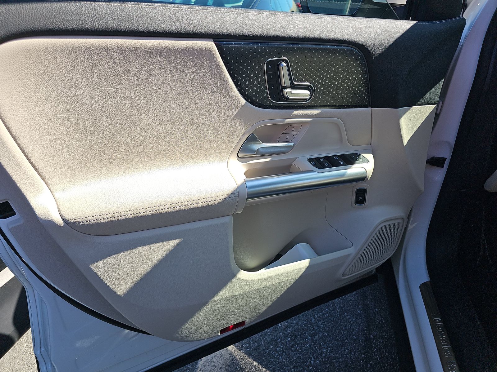 MERCEDES-BENZ GLA-CLASS - 10