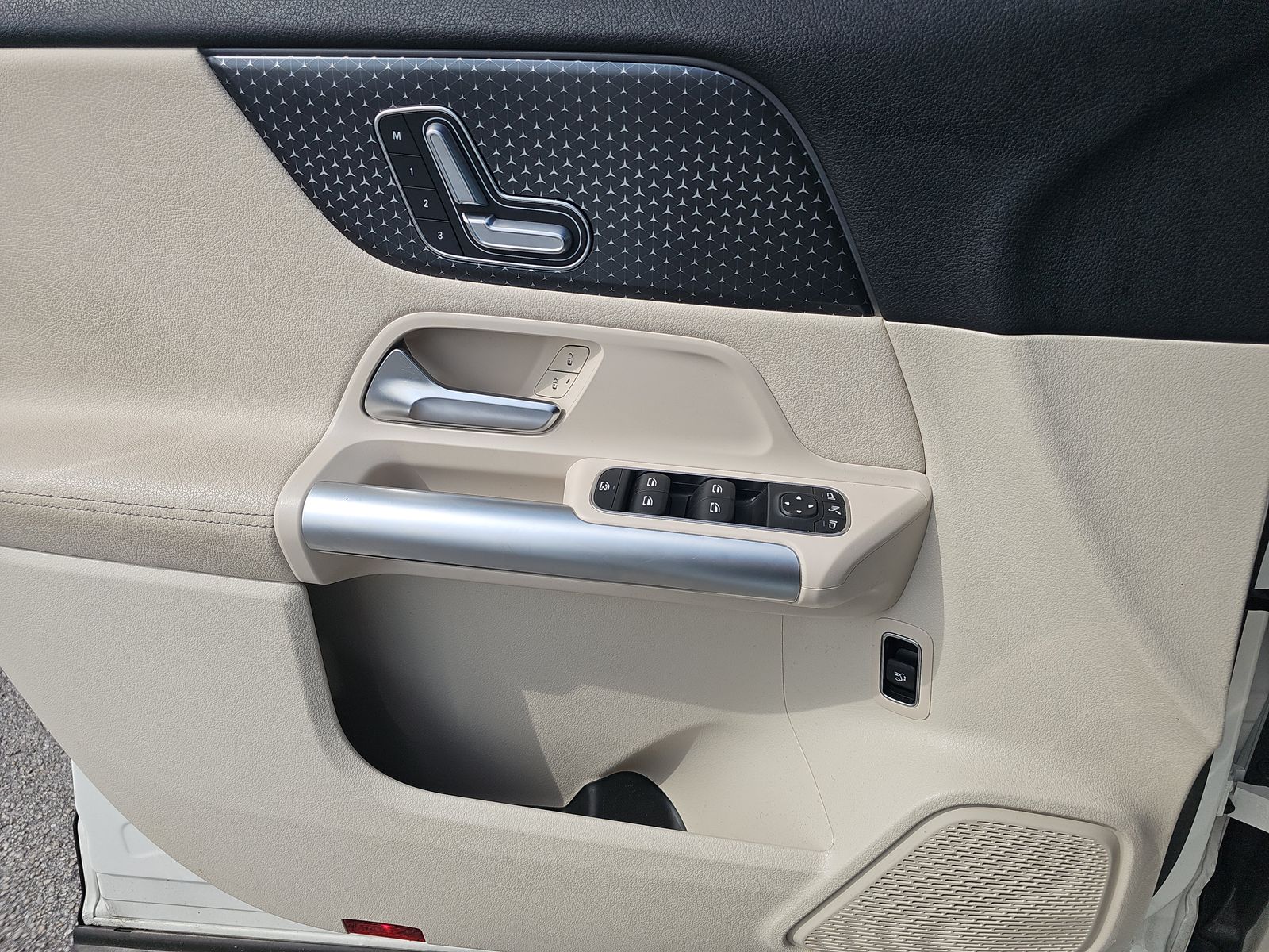 MERCEDES-BENZ GLA-CLASS - 10