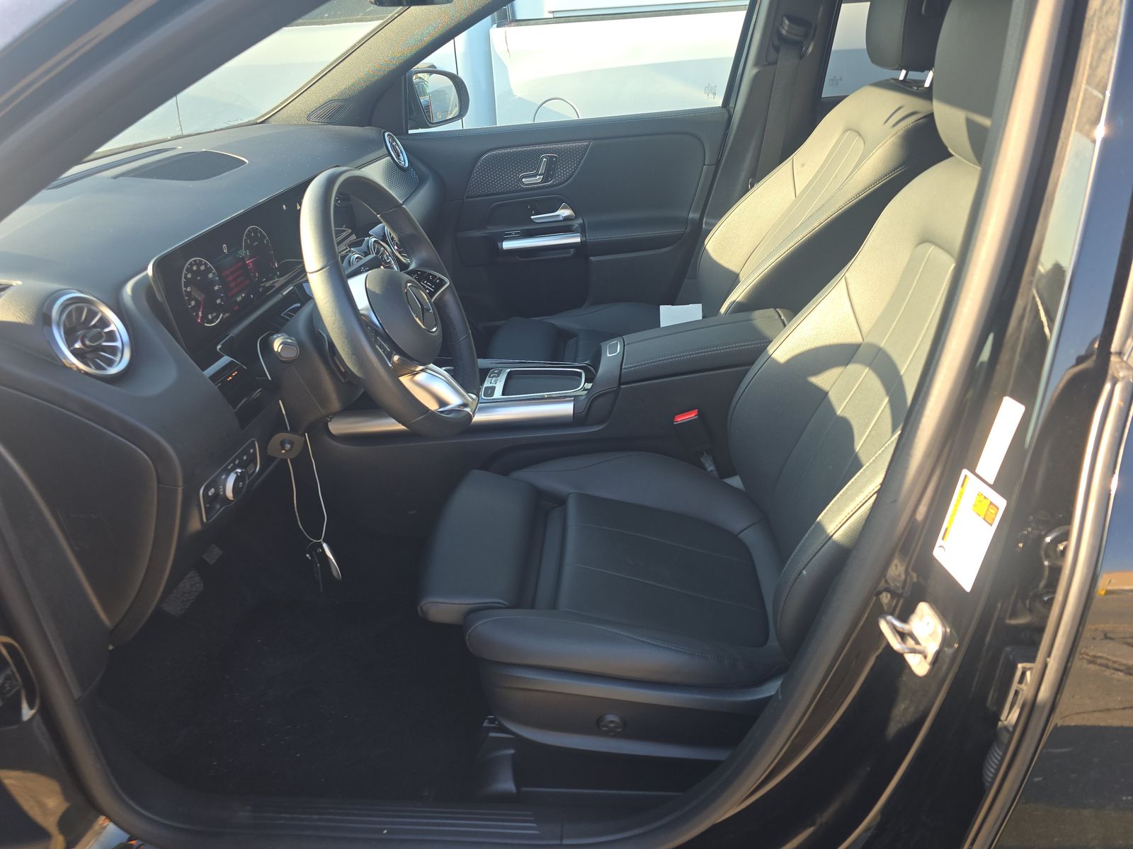 MERCEDES-BENZ GLA-CLASS - 8