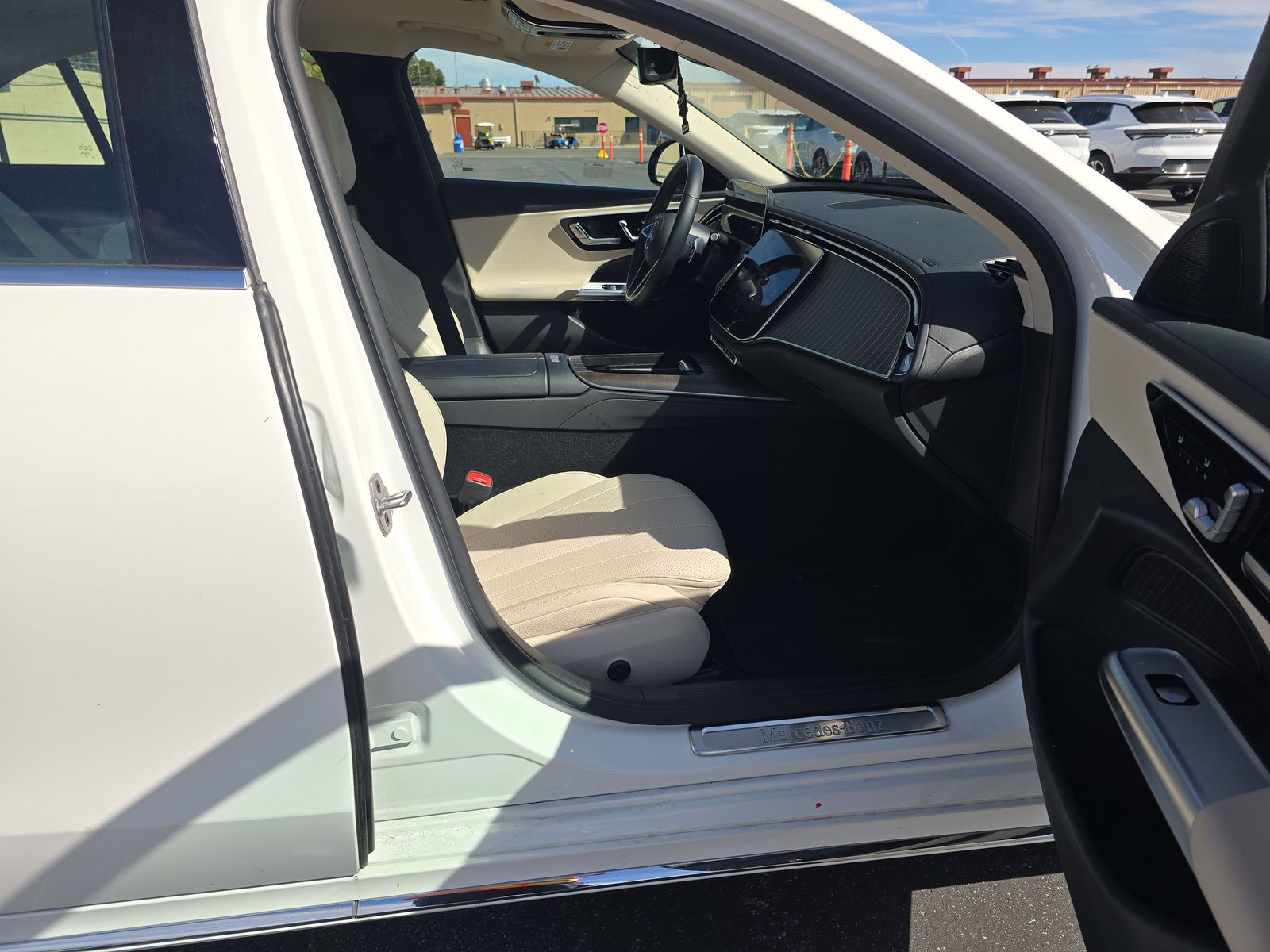 MERCEDES-BENZ E-CLASS - 9