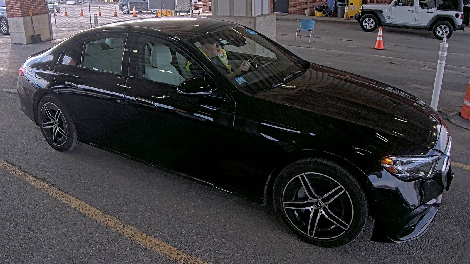 MERCEDES-BENZ E-CLASS - 4