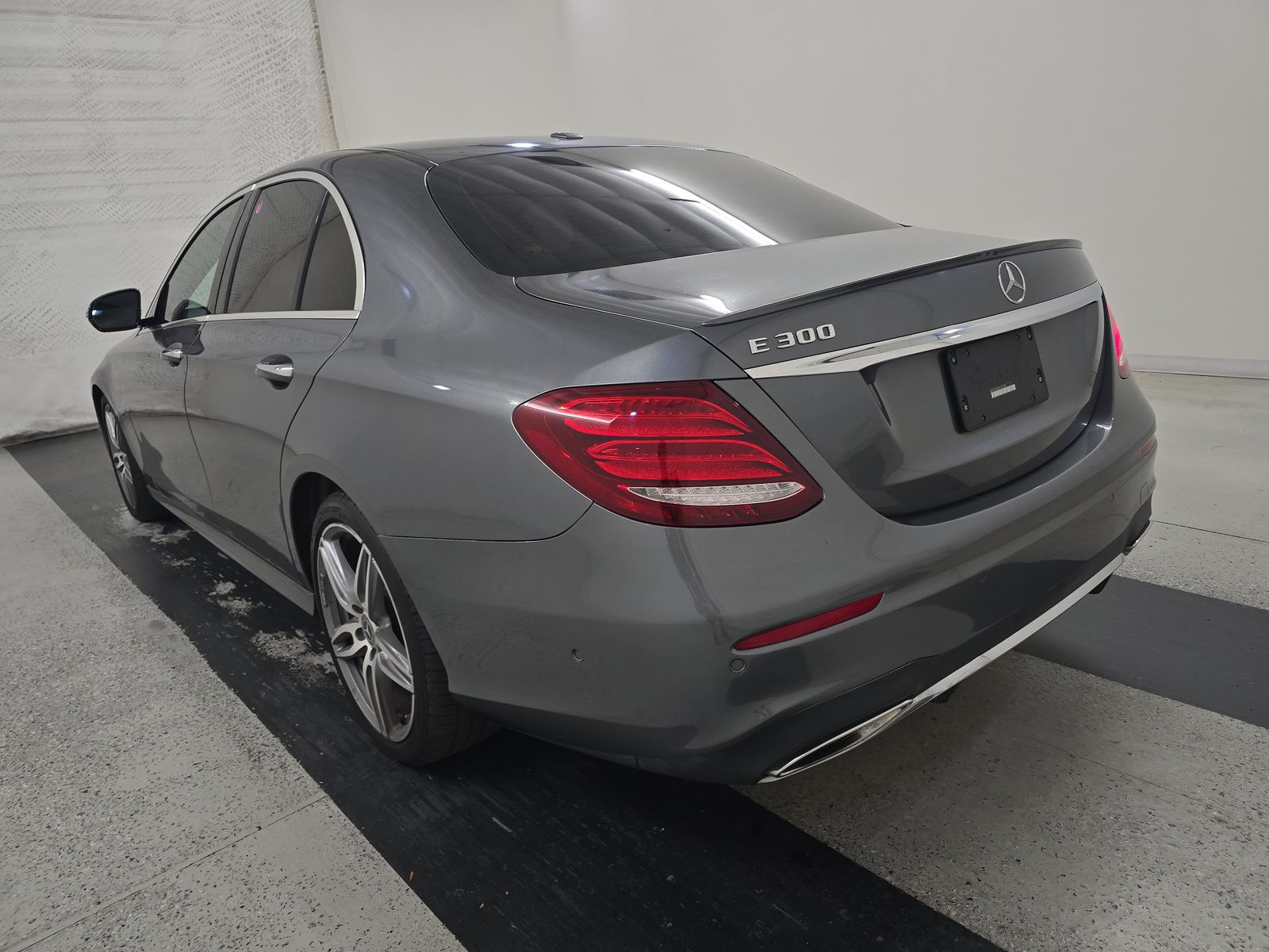 MERCEDES-BENZ E-CLASS - 7