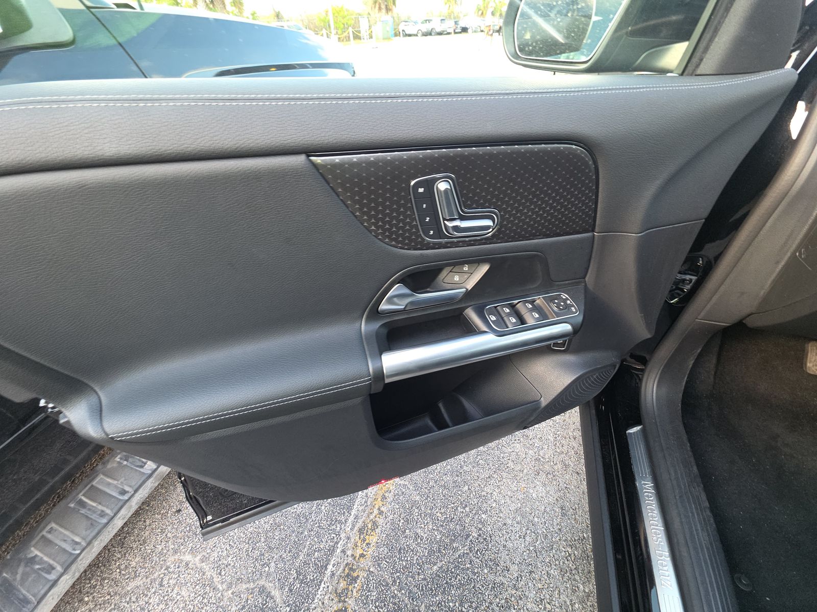 MERCEDES-BENZ GLA-CLASS - 10