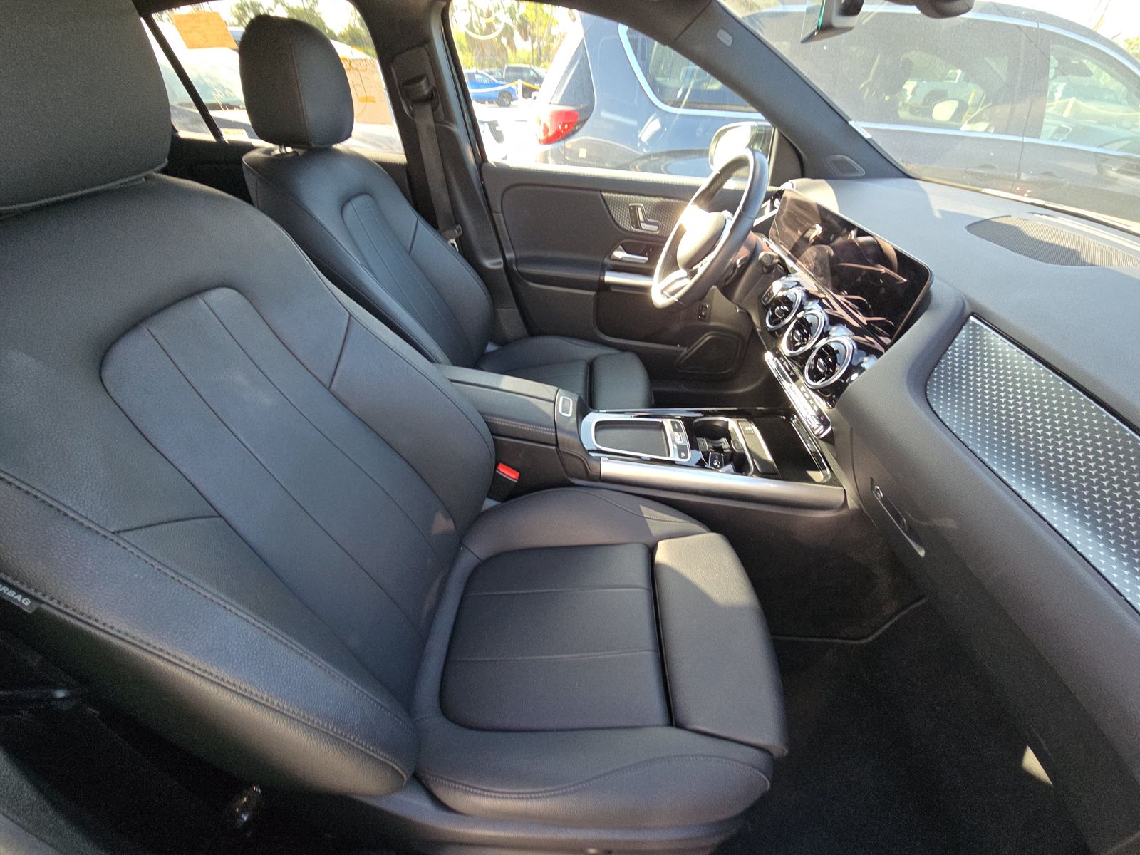 MERCEDES-BENZ GLA-CLASS - 9