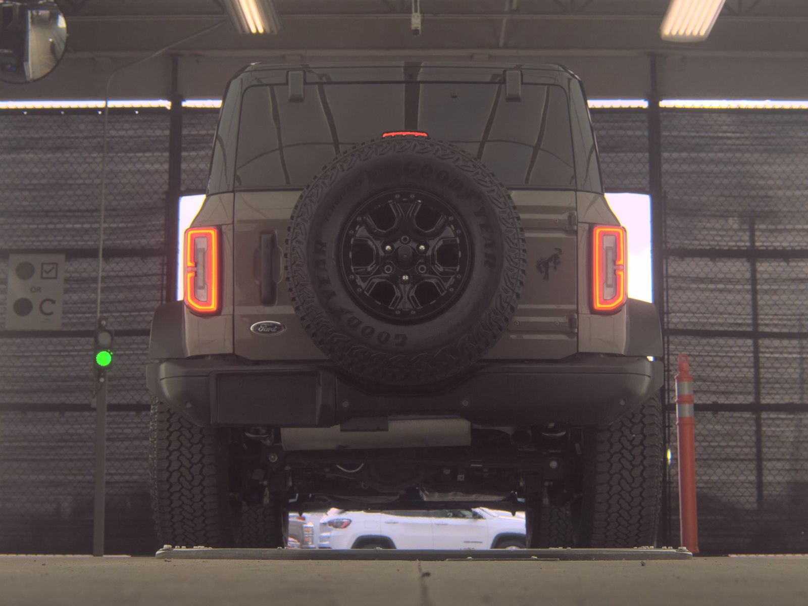 FORD BRONCO - 8