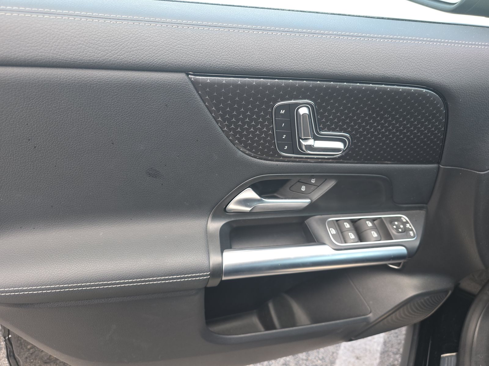 MERCEDES-BENZ GLA-CLASS - 10