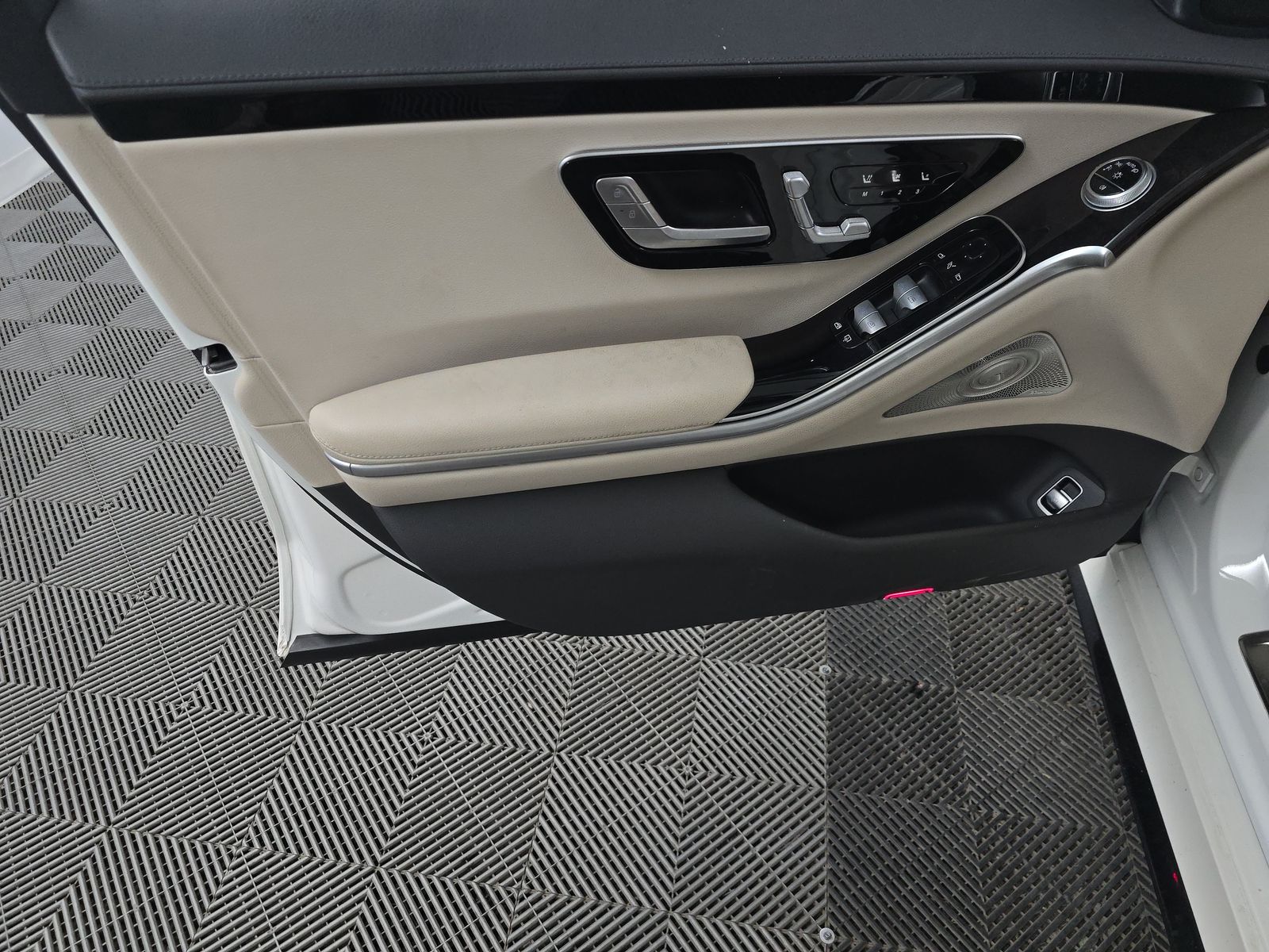 MERCEDES-BENZ S-CLASS - 10