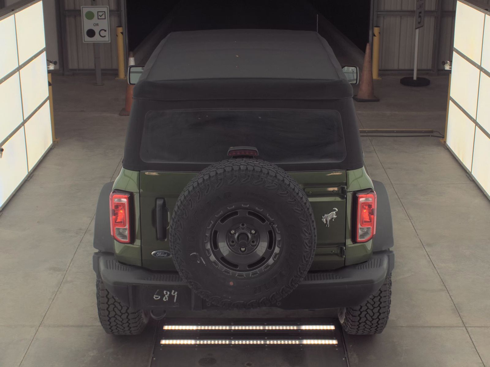 FORD BRONCO - 7