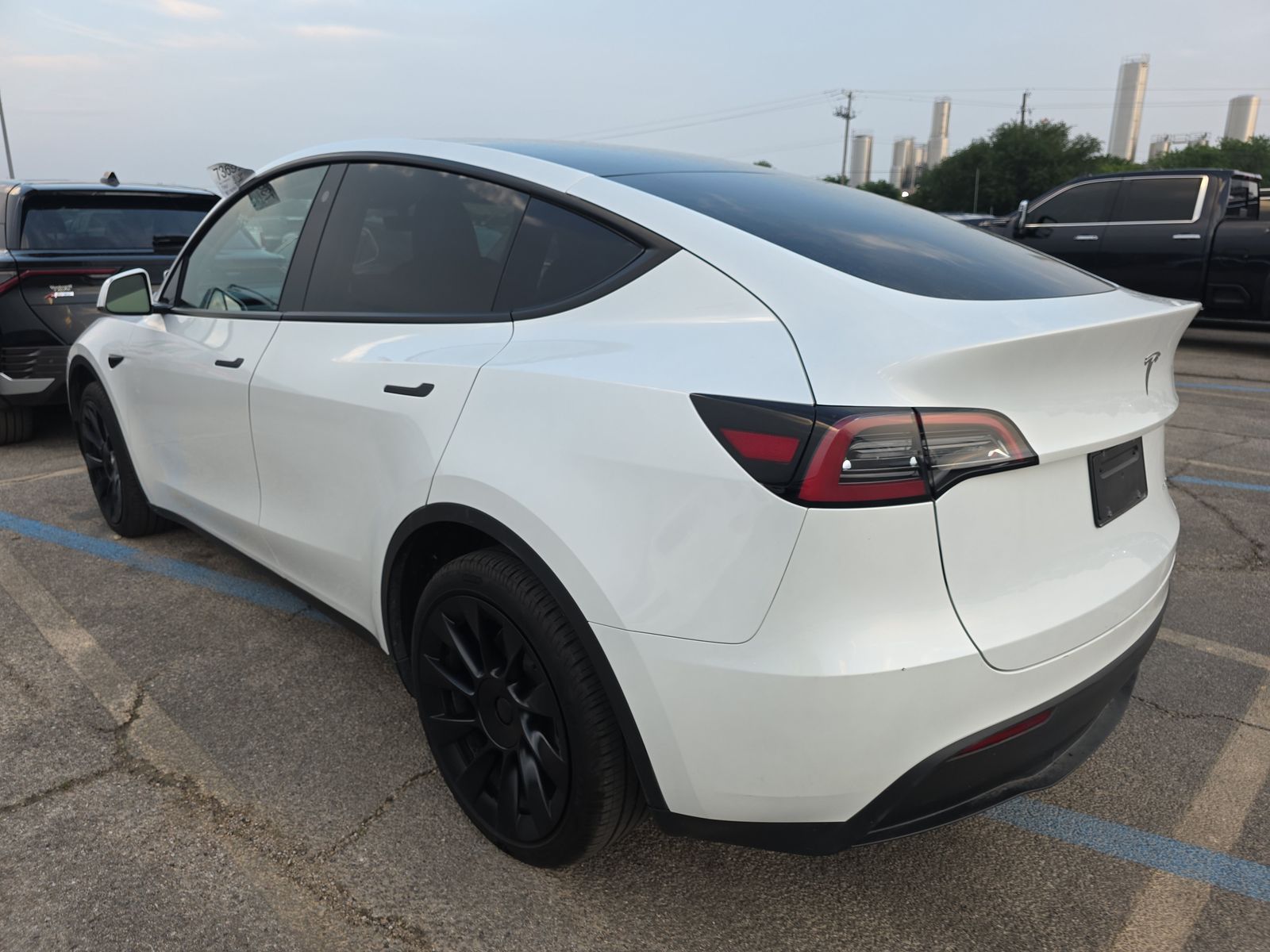 TESLA MODEL Y - 7
