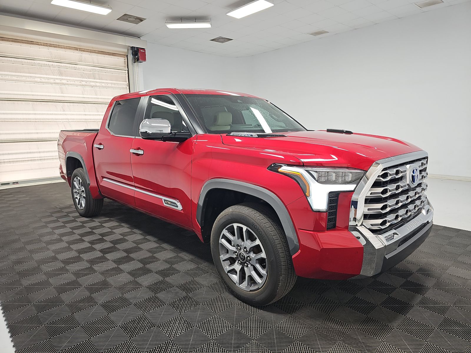 TOYOTA TUNDRA - 4