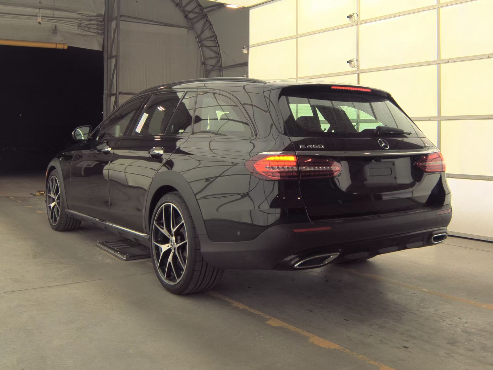 MERCEDES-BENZ E-CLASS - 9