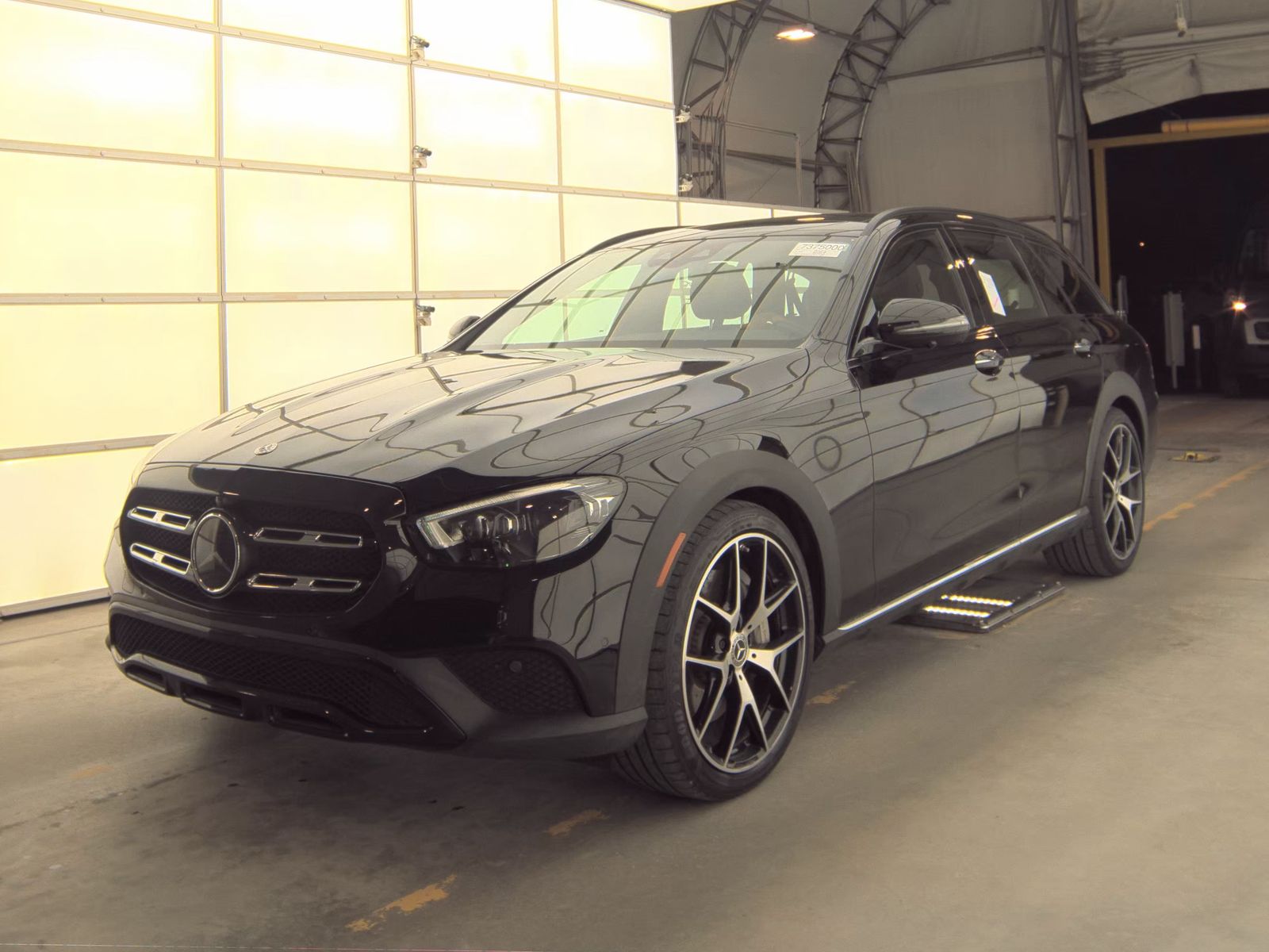 MERCEDES-BENZ E-CLASS - 1